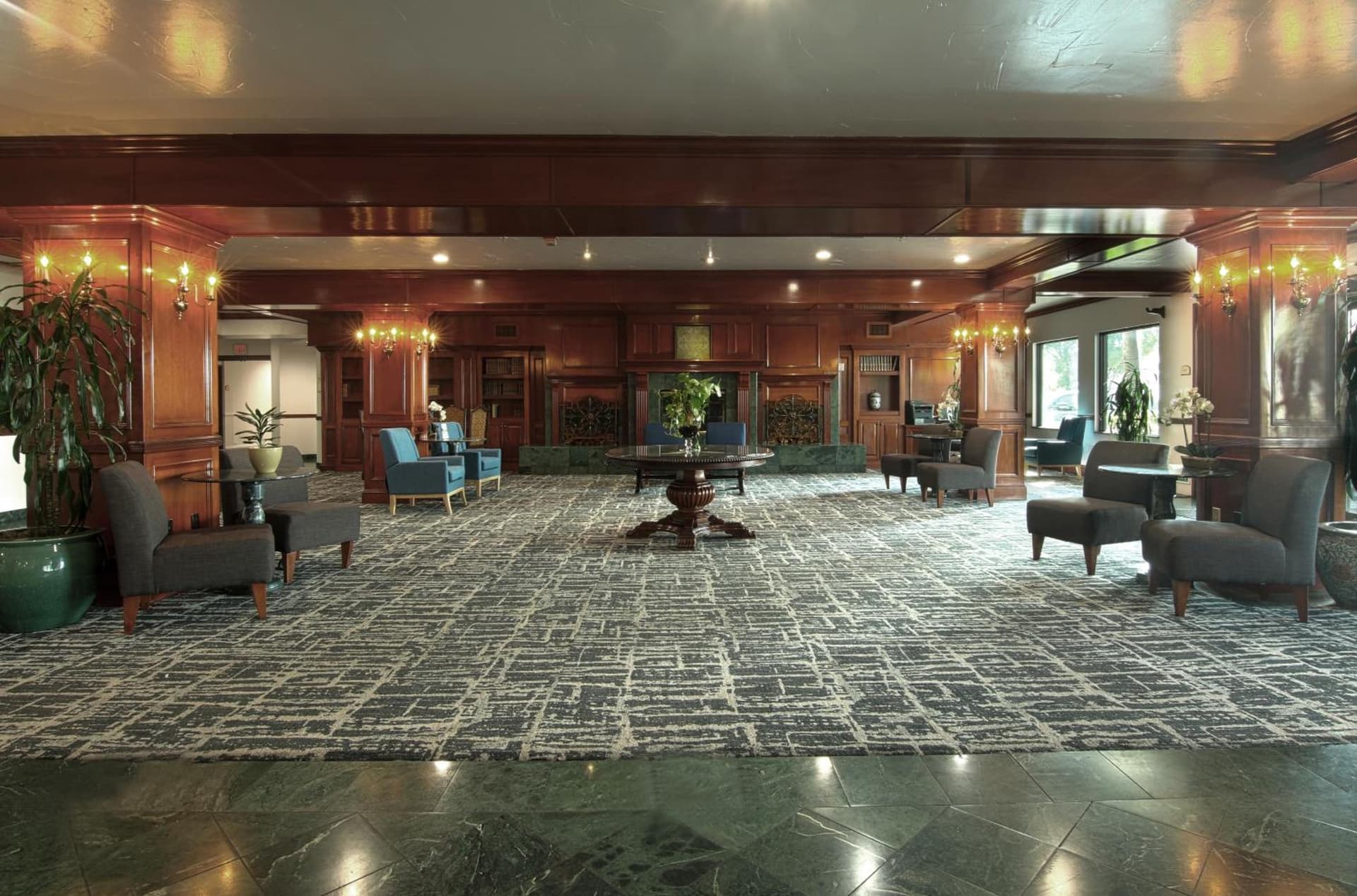 Azure Hotel&Suites Ontario Trademark Collection by Wyndham interior in Ontario, CA — gallery photo 2