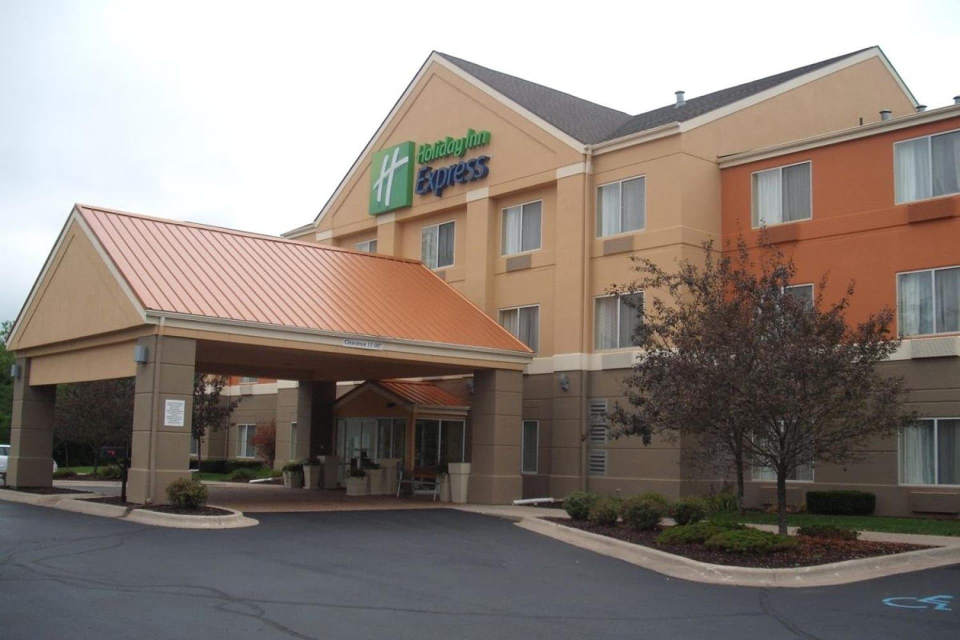 Holiday Inn Express Lapeer by IHG featured exterior or lobby in Lapeer, MI — similar hotel