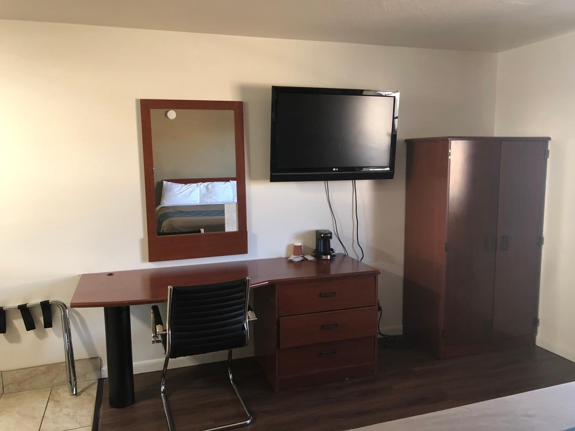 Ameri-Stay Inn & Suites gallery photo in Clearfield, UT — image 5