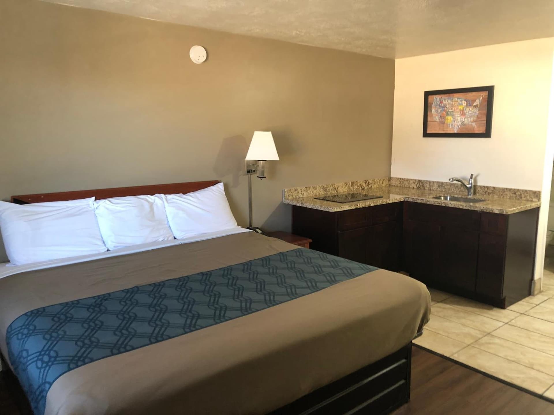 Ameri-Stay Inn & Suites property views in Clearfield, UT — gallery photo 3