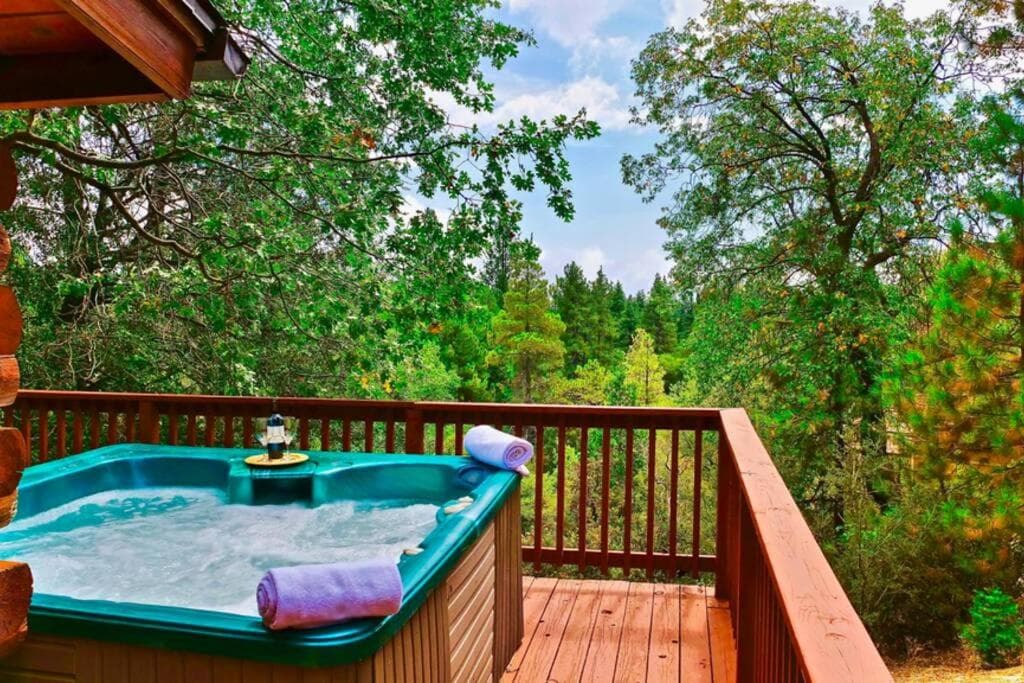 San Jacinto Lodge featured exterior or lobby in Pine Cove — similar hotel