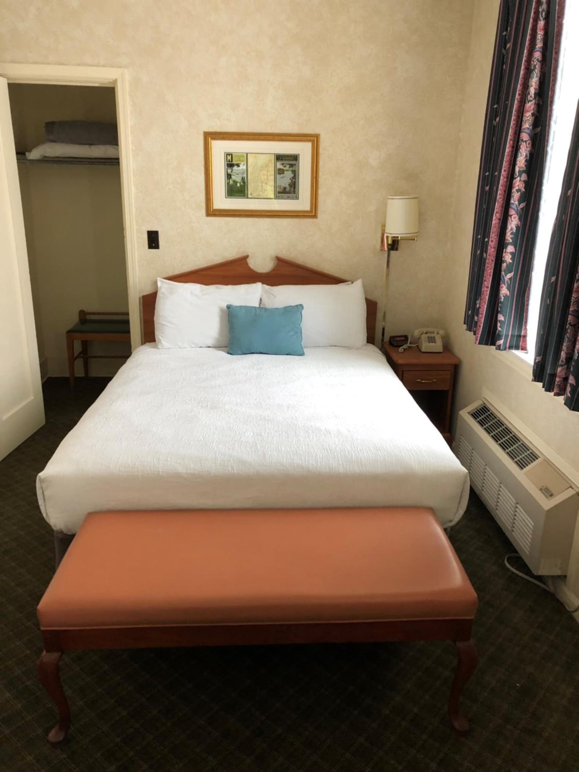 Stearns Hotel gallery photo in Ludington, MI — image 5
