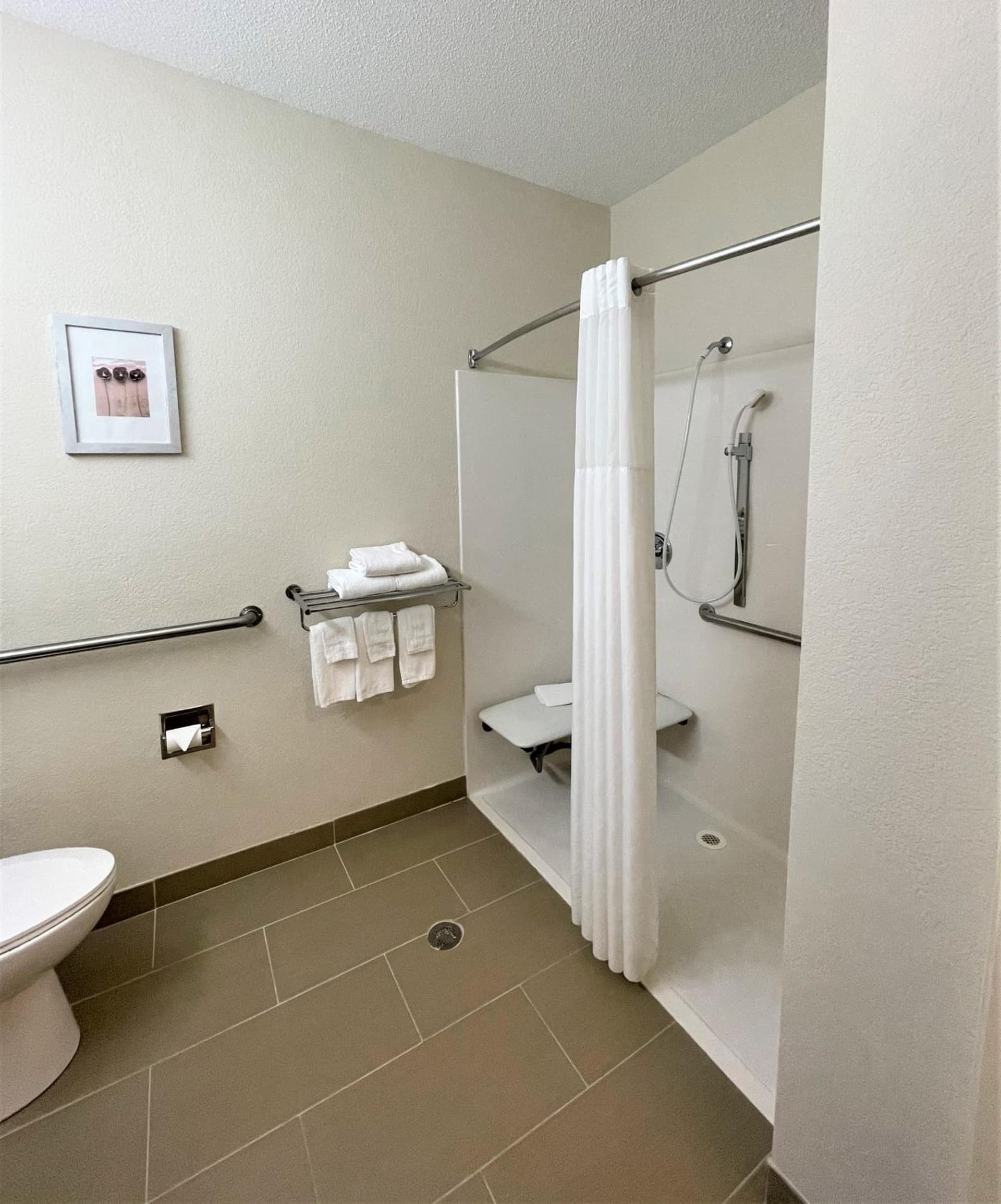 Quality Inn & Suites gallery photo in Bay City, MI — image 15