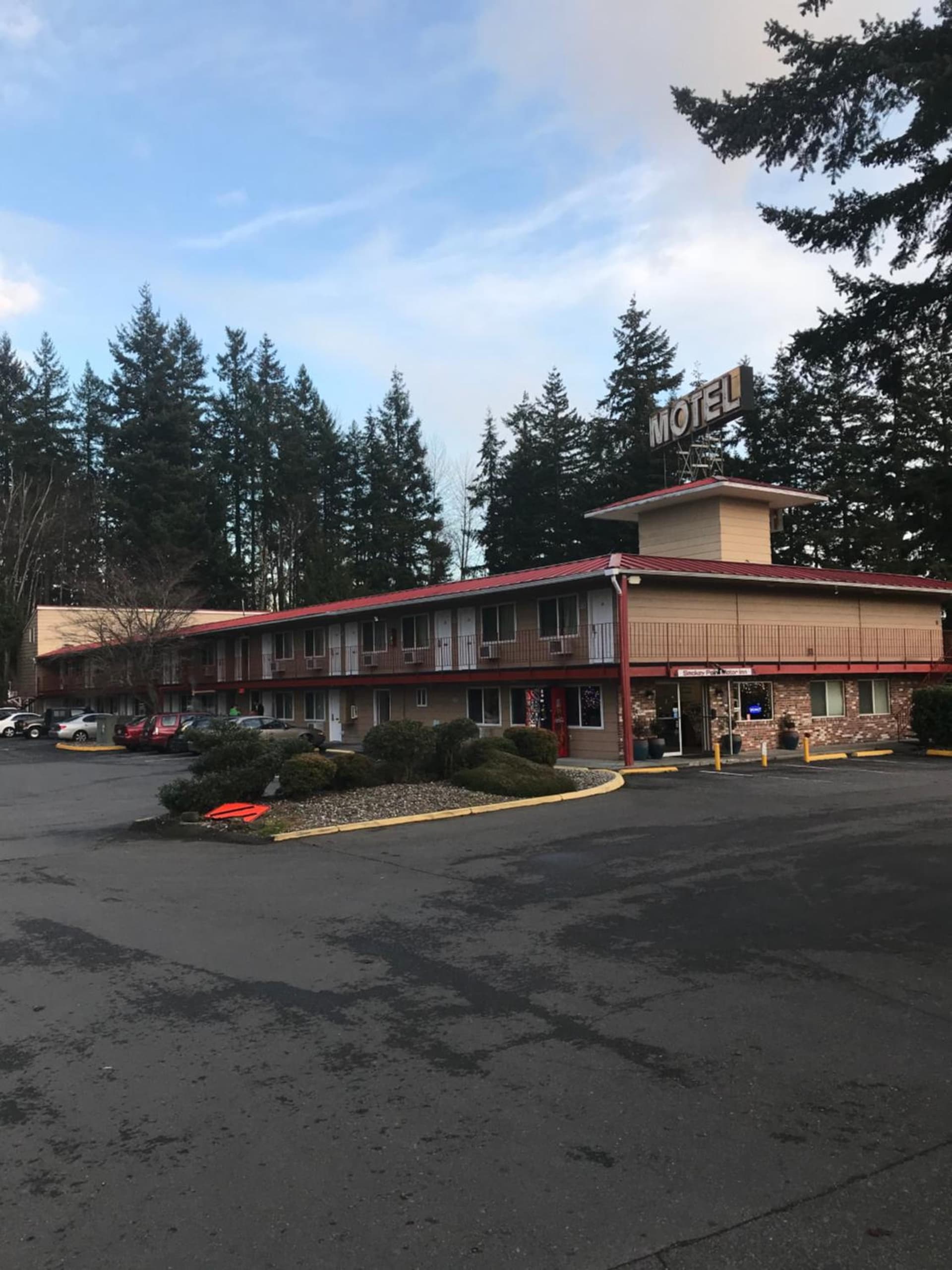 Smokey Point Motor Inn featured exterior or lobby in Arlington, WA — similar hotel
