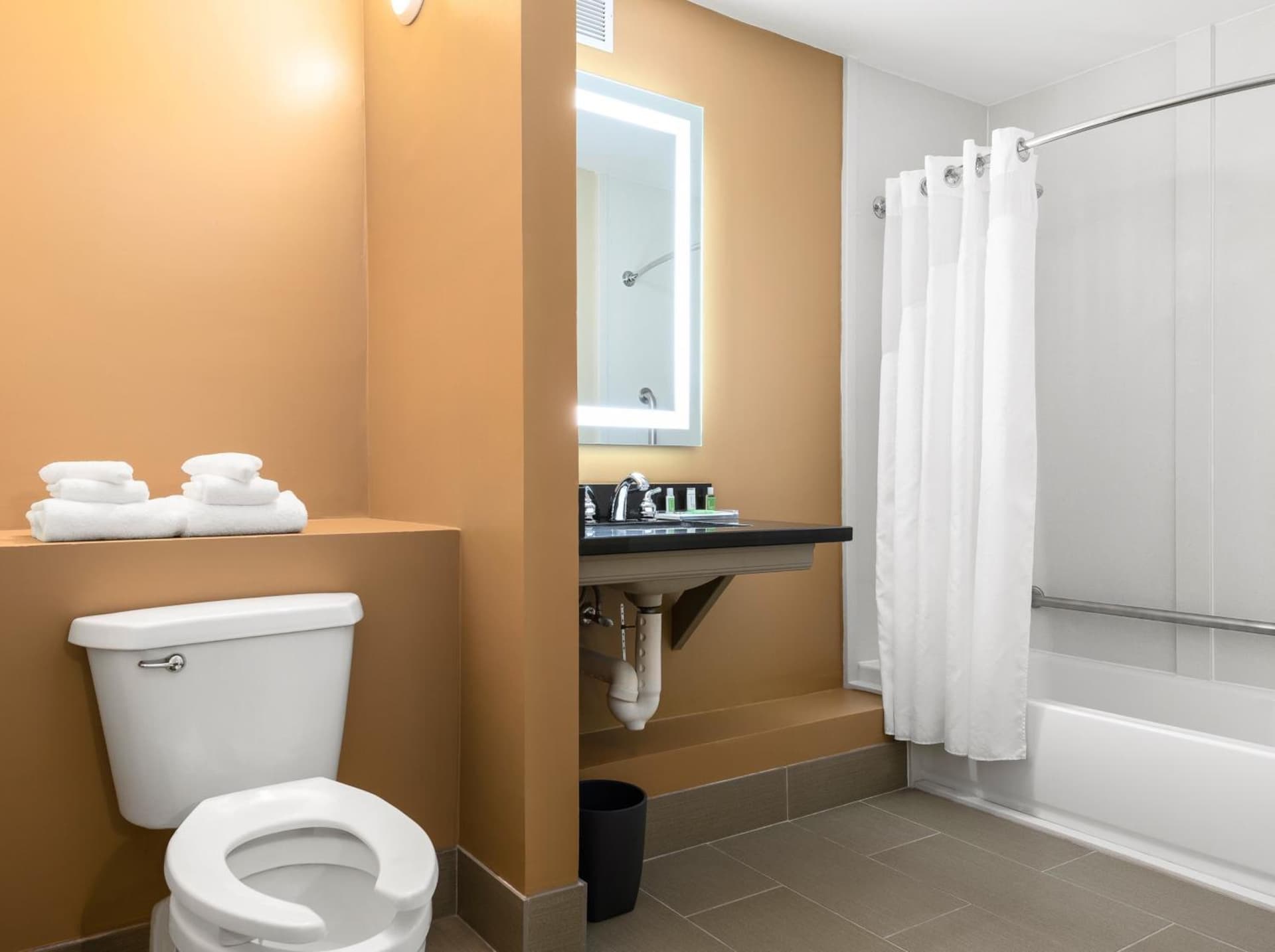 Doubletree By Hilton Greensboro Airport gallery photo in Greensboro, NC — image 62