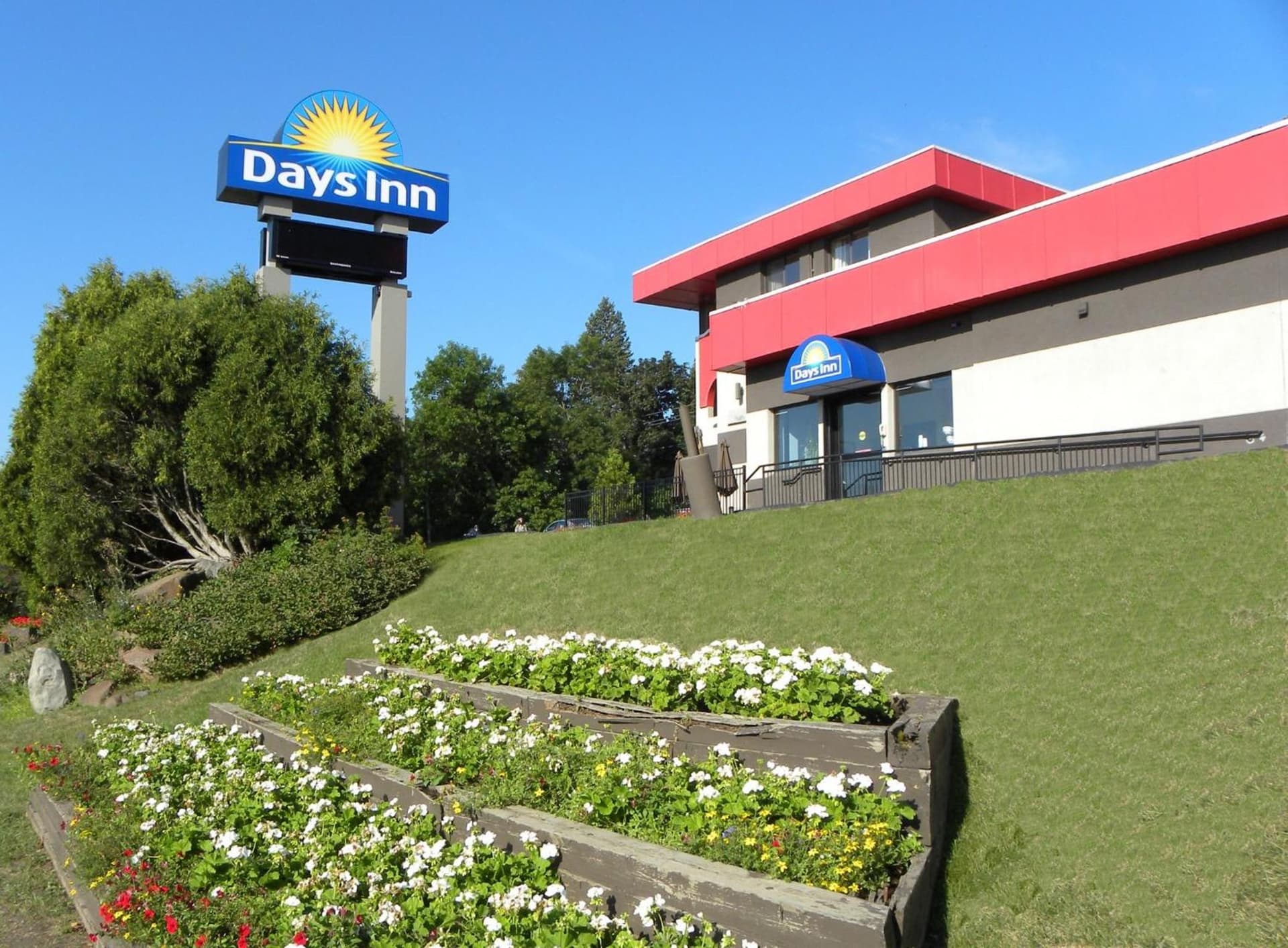Days Inn by Wyndham Duluth Lakewalk gallery photo in Duluth, MN — image 35