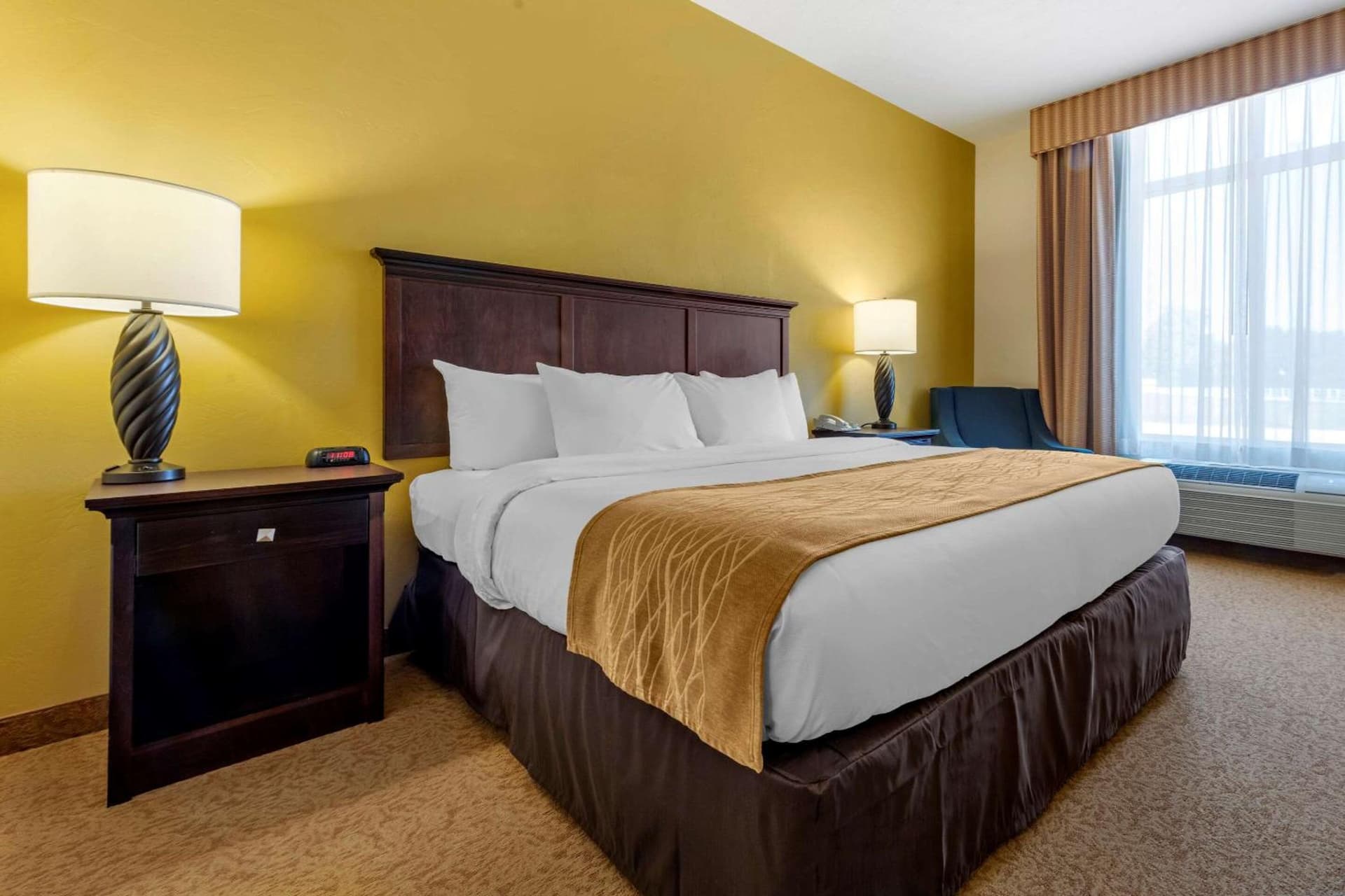 Comfort Inn & Suites Dover gallery photo in Dover, OH — image 28