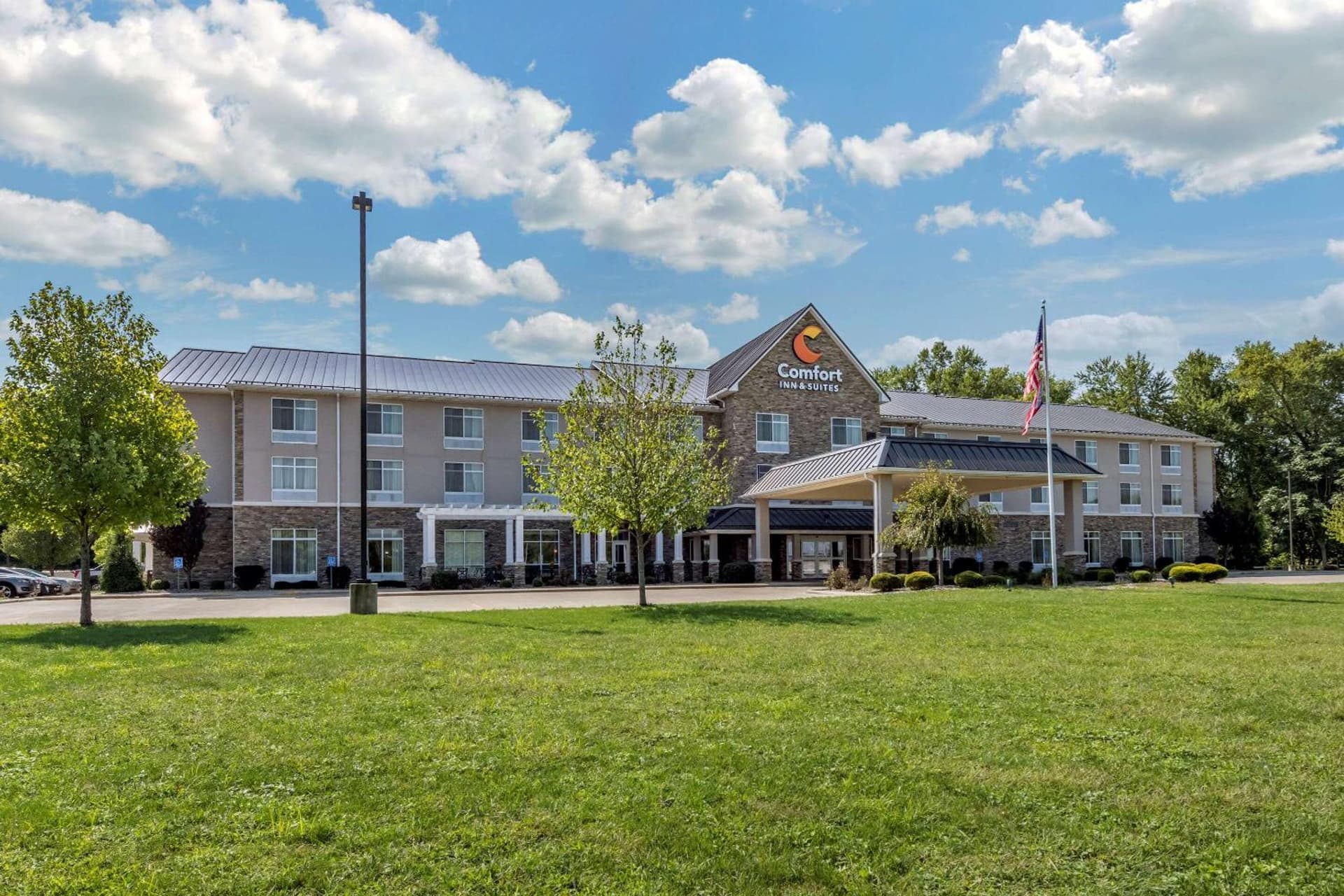 Comfort Inn & Suites Dover interior in Dover, OH — gallery photo 2