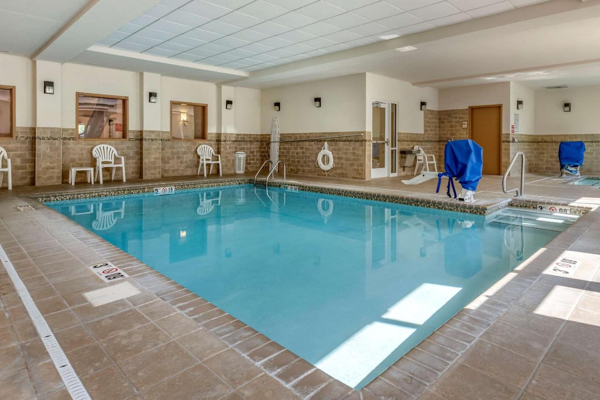 Comfort Inn & Suites Dover gallery photo in Dover, OH — image 13