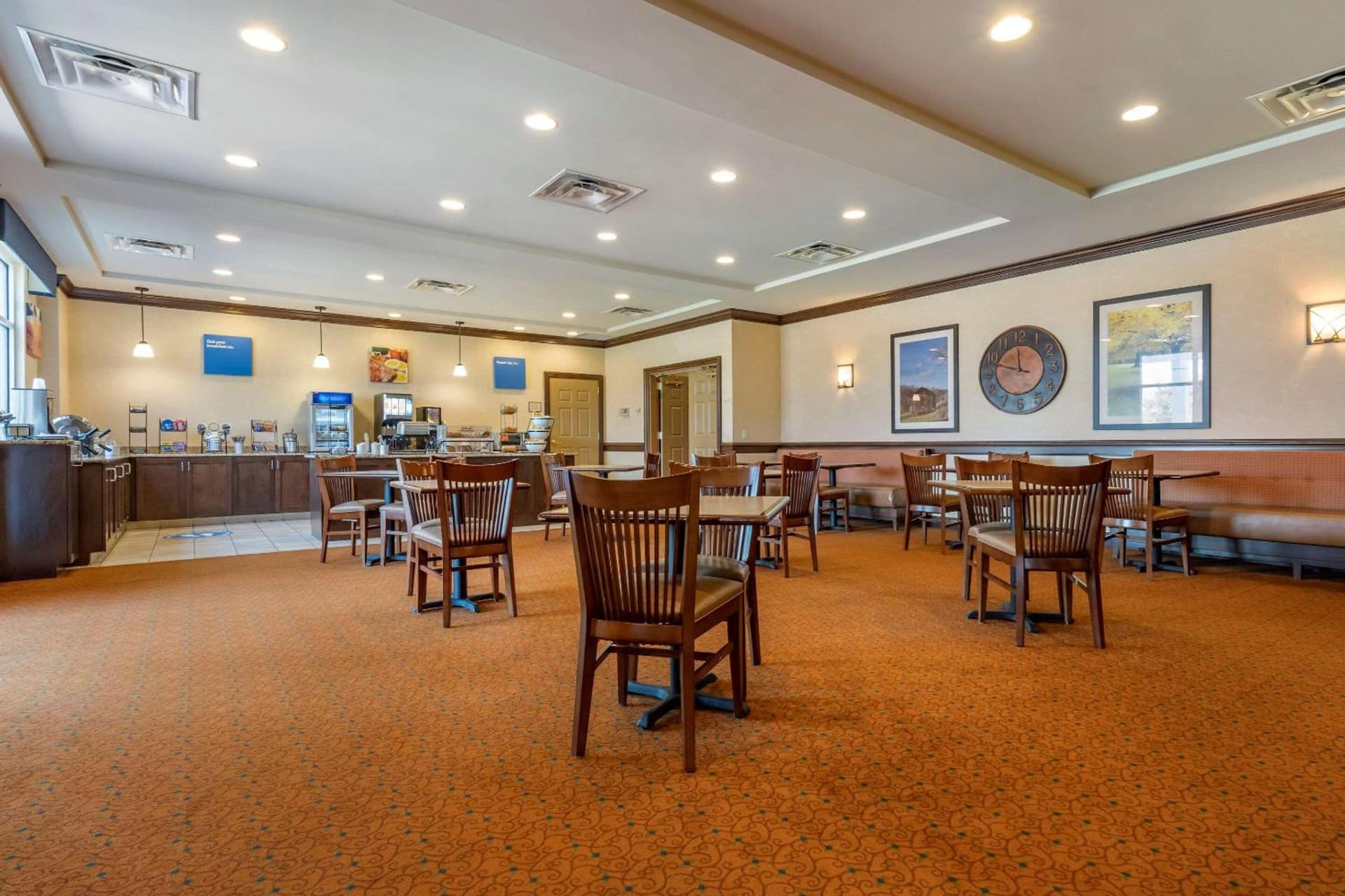 Comfort Inn & Suites Dover interior in Dover, OH — gallery photo 2