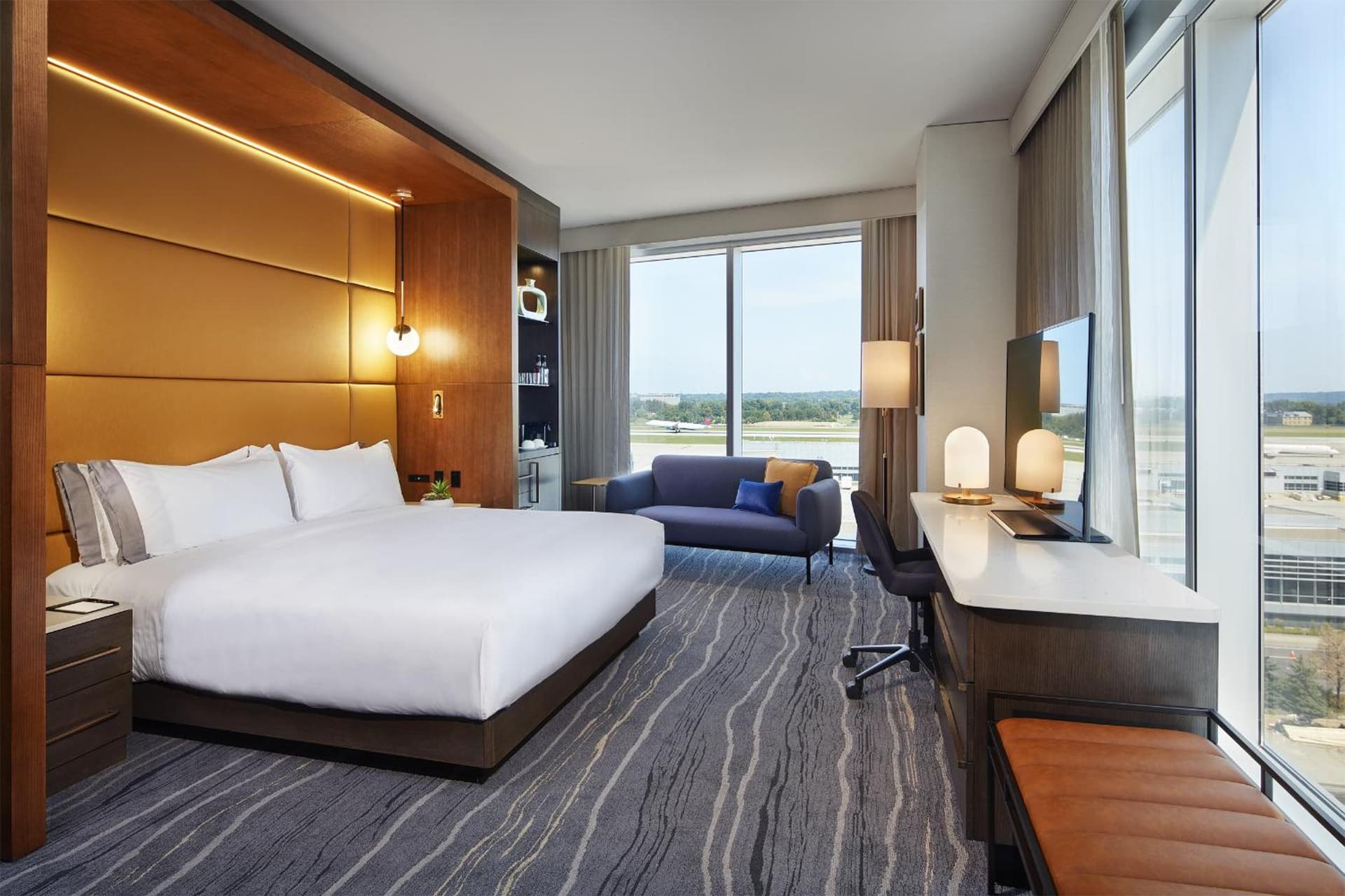 InterContinental Minneapolis - St. Paul Airport by IHG interior in Minneapolis, MN — gallery photo 2