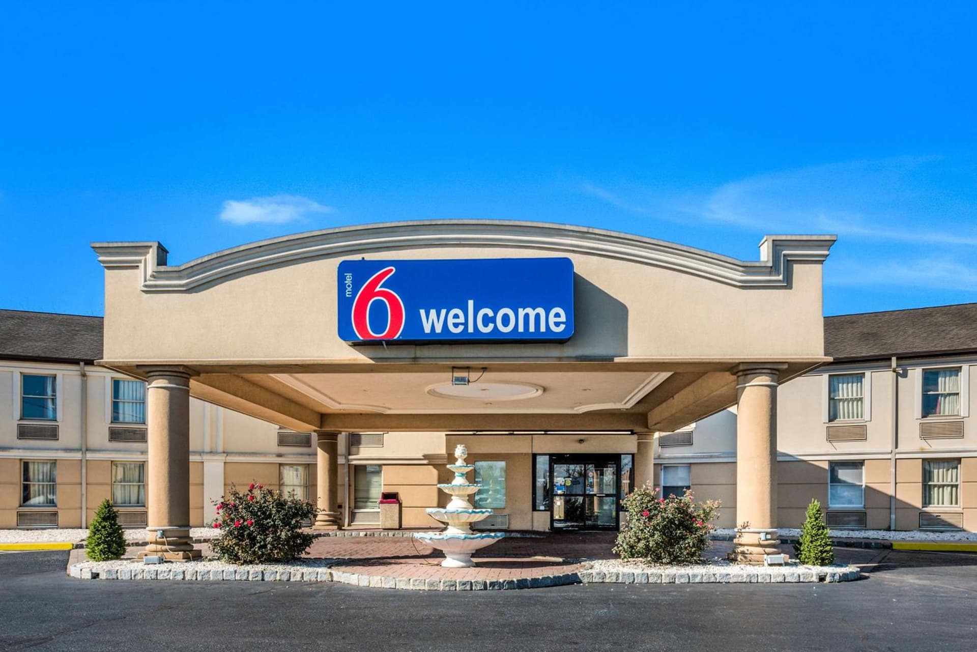 Motel 6-Levittown, PA - Bensalem featured exterior or lobby in Levittown, PA — similar hotel
