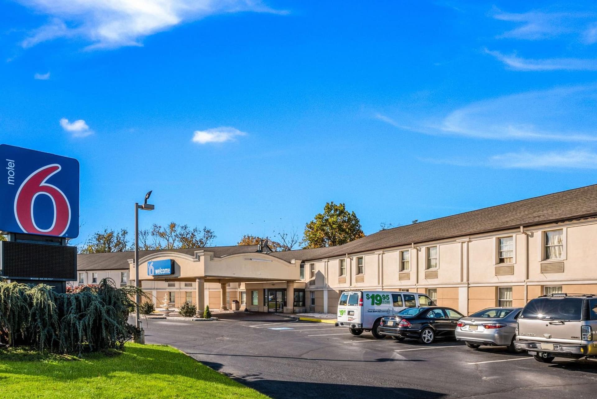 Motel 6-Levittown, PA - Bensalem interior in Levittown, PA — gallery photo 2