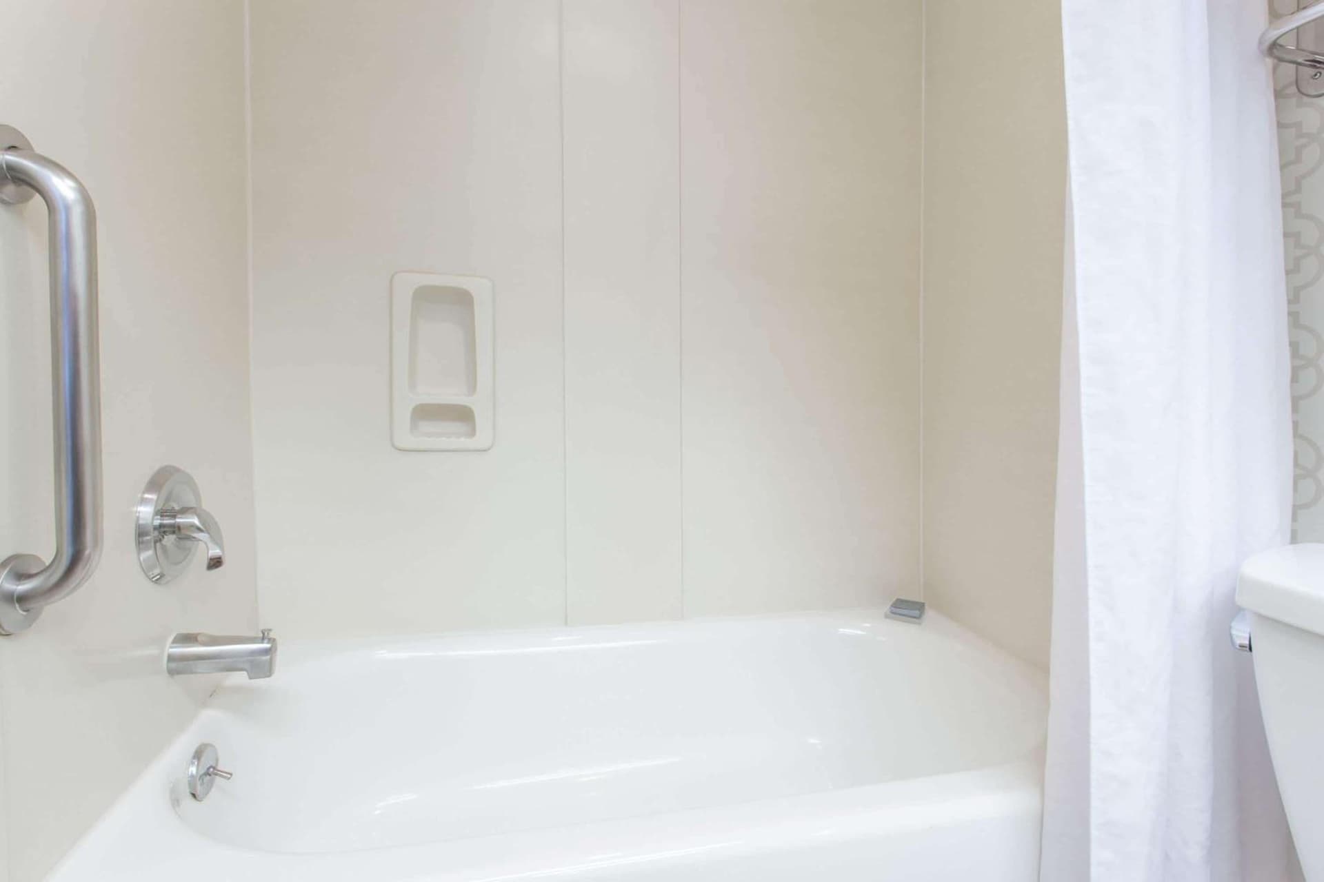 Hawthorn Suites by Wyndham Livermore gallery photo in Livermore, CA — image 27