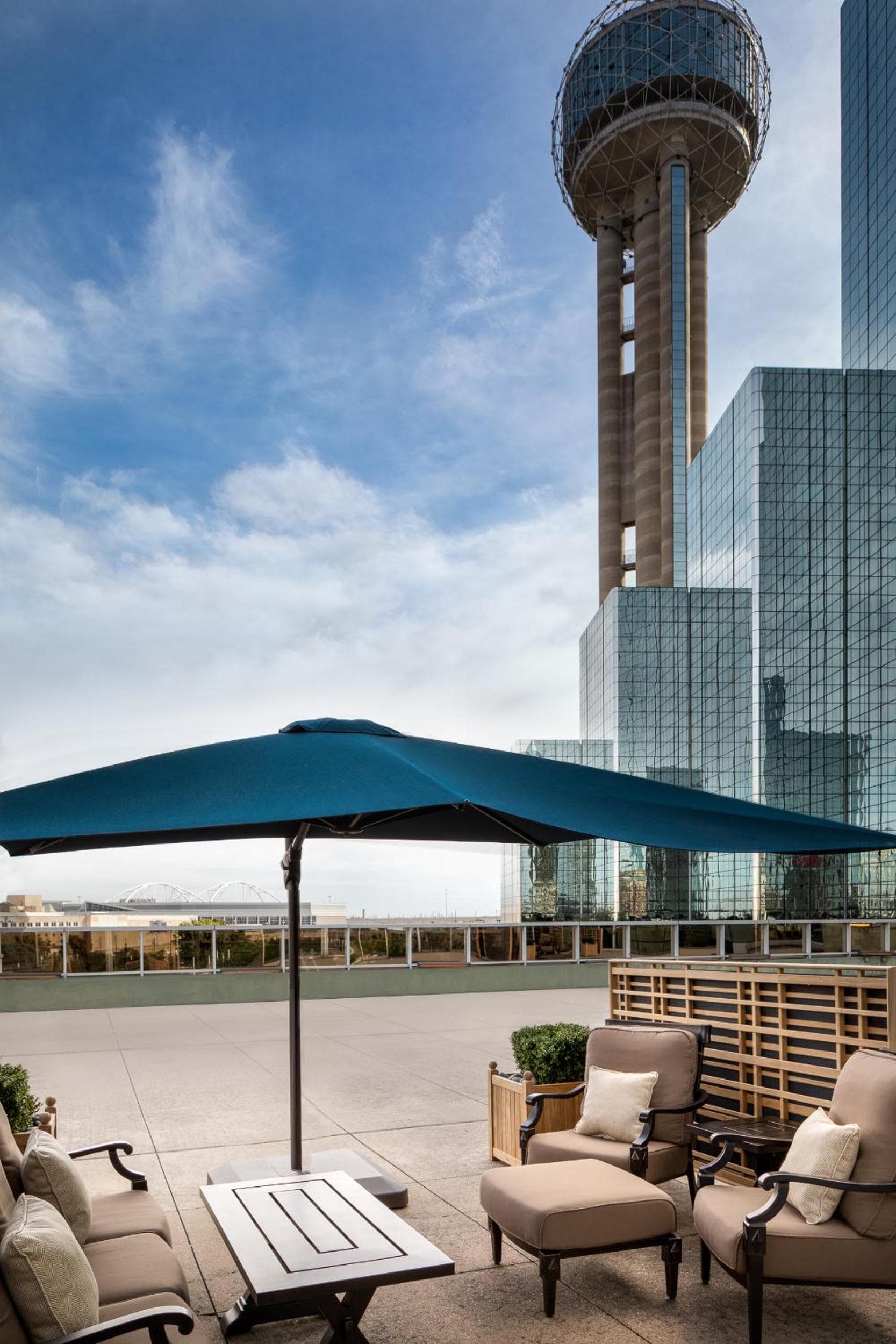 Hyatt Regency Dallas interior in Dallas, TX — gallery photo 2