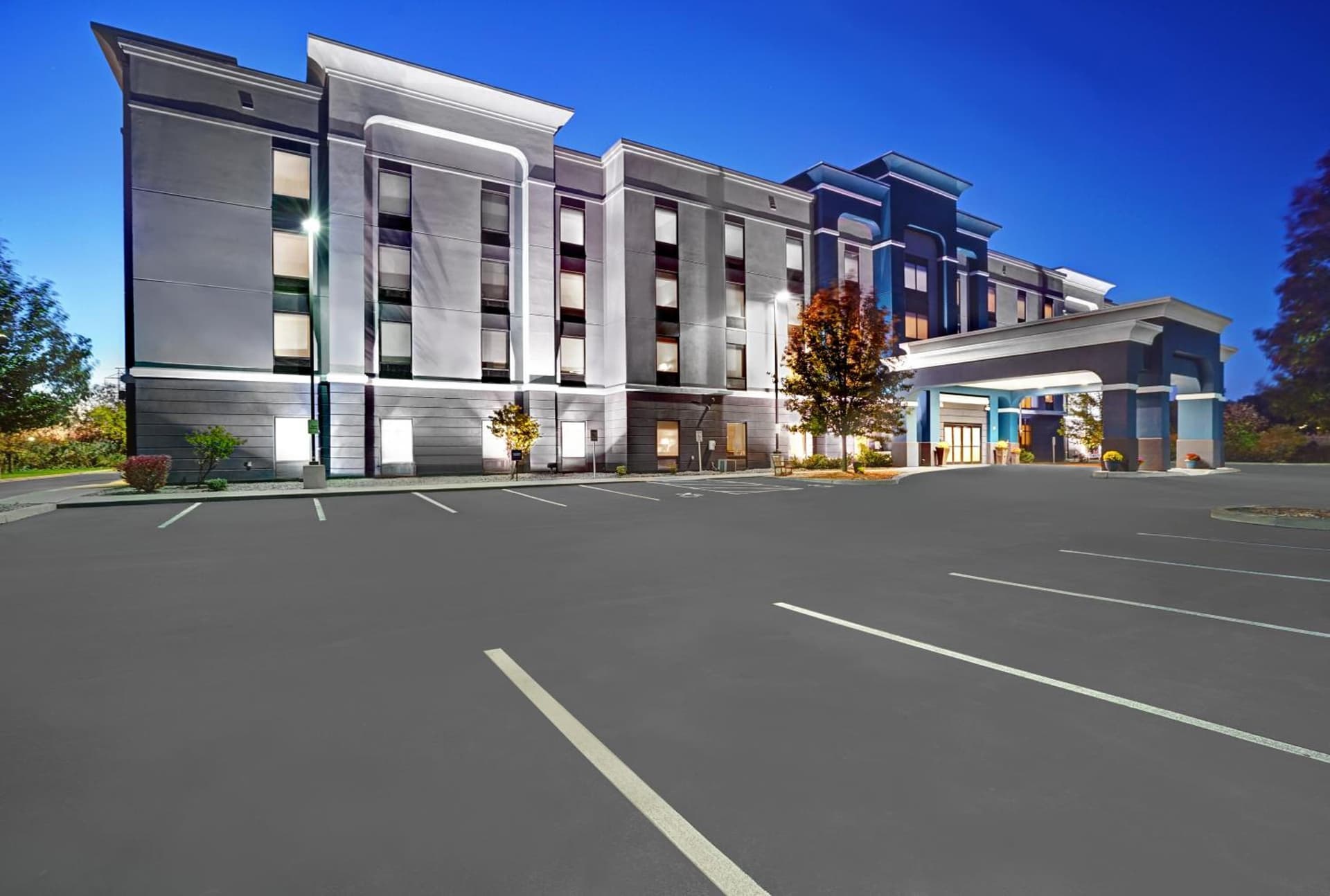 Hampton Inn & Suites by Hilton Syracuse Dewitt gallery photo in East Syracuse, NY — image 12