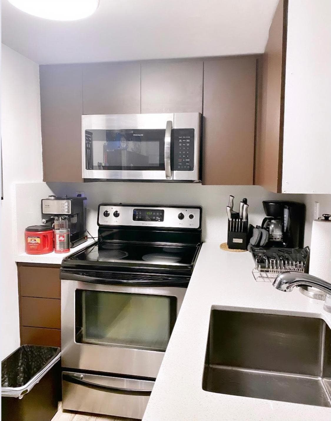 2 Bedroom Ocean Drive Newly Renovated interior in Miami Beach, FL — gallery photo 2