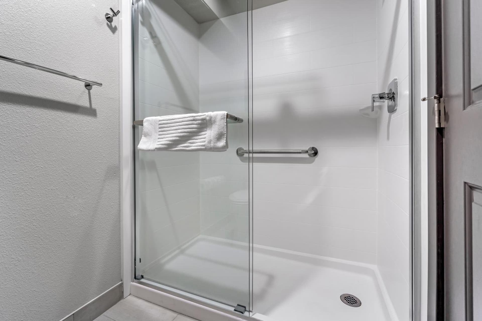Comfort Inn & Suites Pacific - Auburn gallery photo in Auburn, WA — image 48