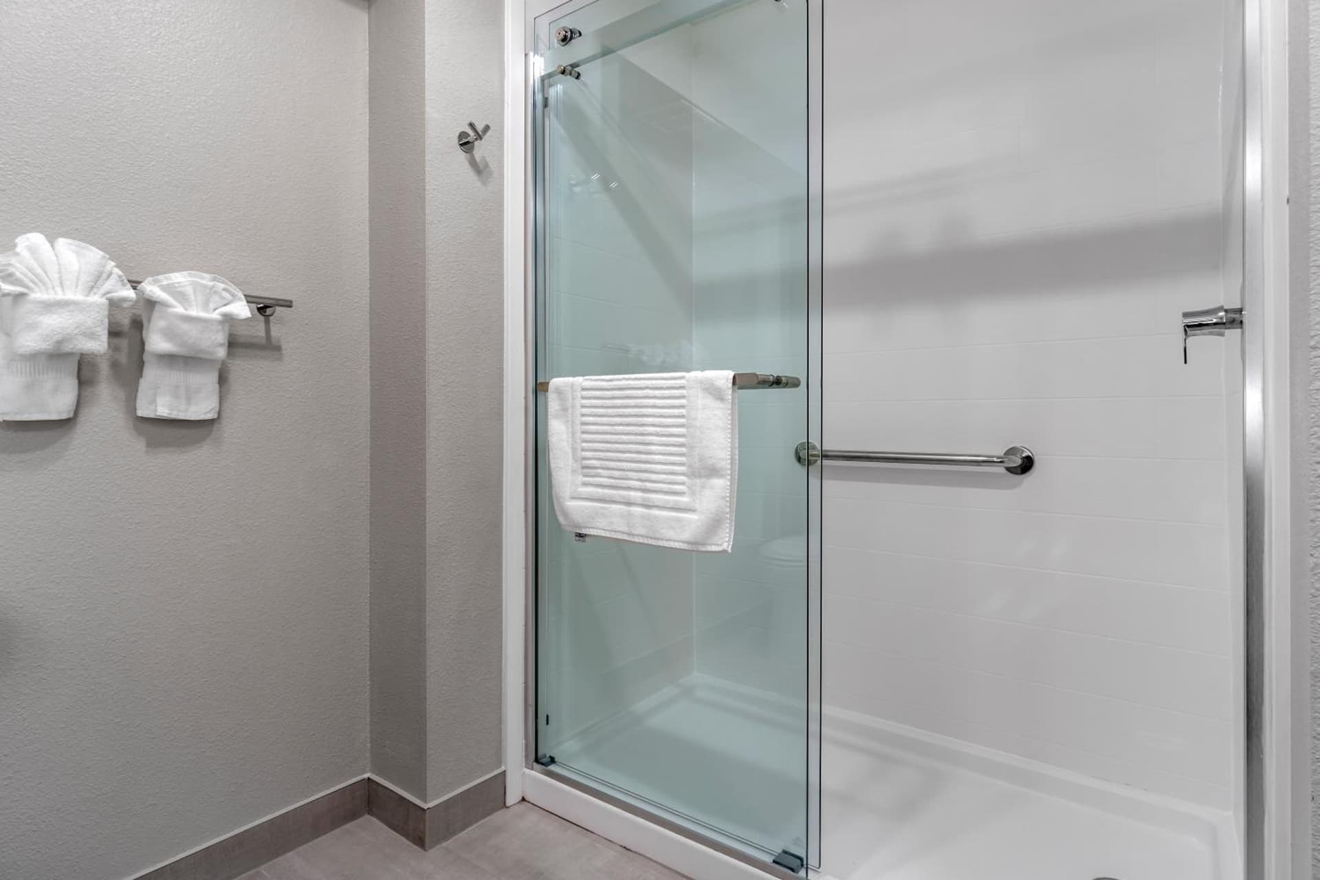 Comfort Inn & Suites Pacific - Auburn gallery photo in Auburn, WA — image 27