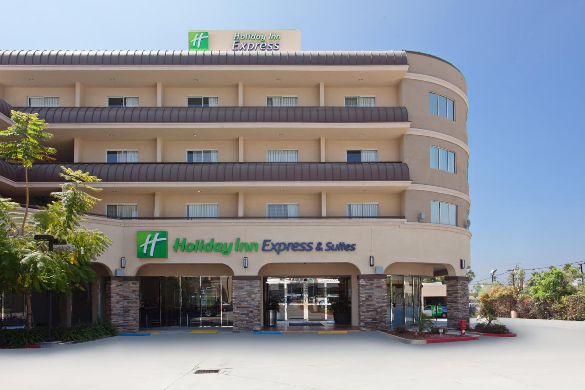 Holiday Inn Express & Suites Pasadena - Los Angeles by IHG gallery photo in Pasadena, CA — image 10