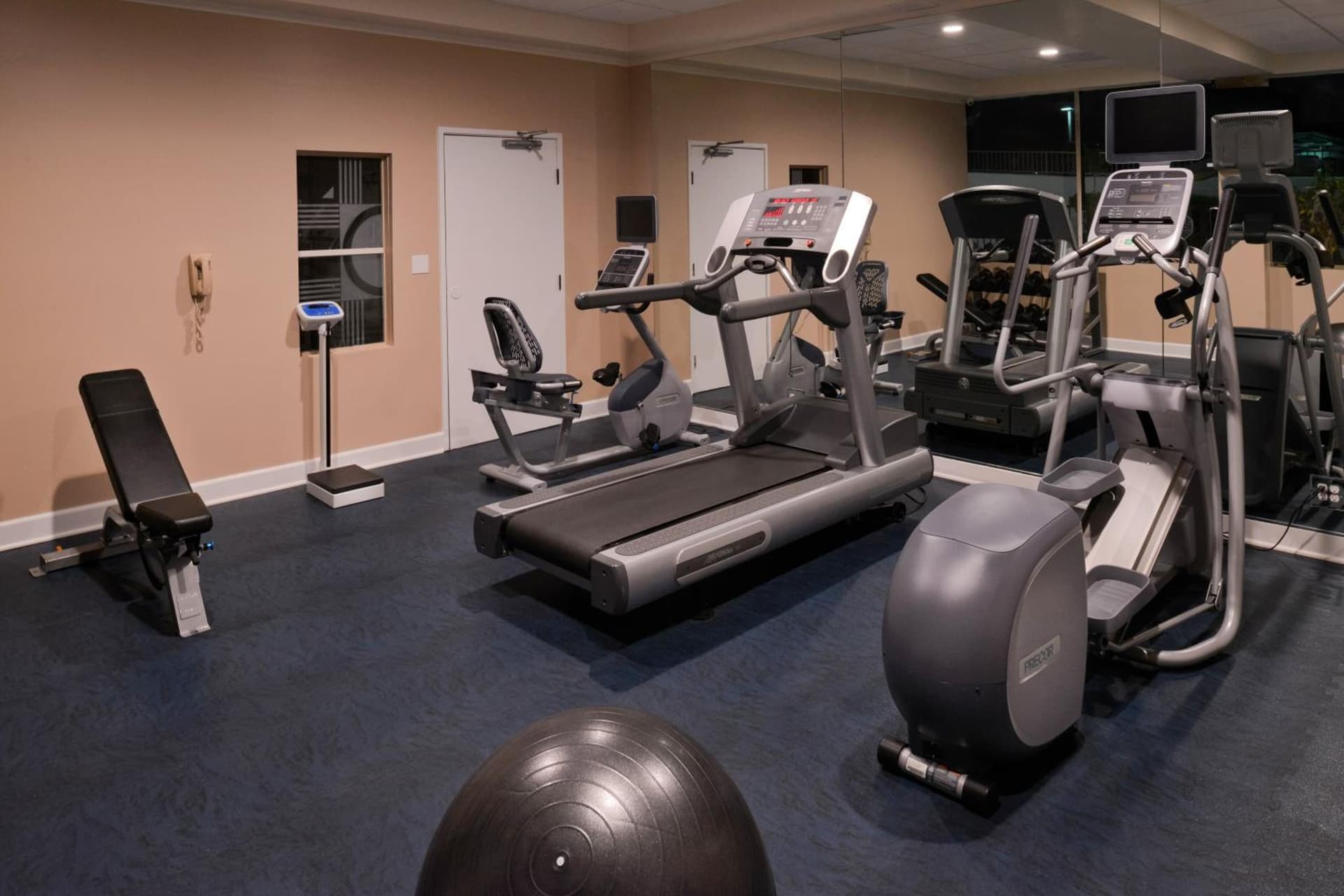 Holiday Inn Express & Suites Pasadena - Los Angeles by IHG gallery photo in Pasadena, CA — image 53