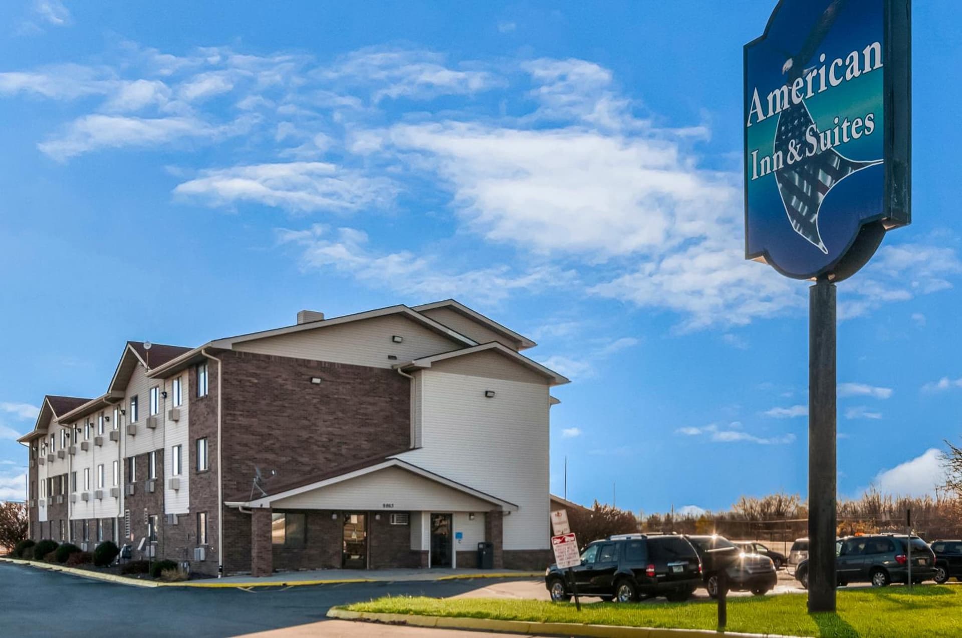 American Inn & Suites Metro Airport featured exterior or lobby in Romulus, MI — similar hotel