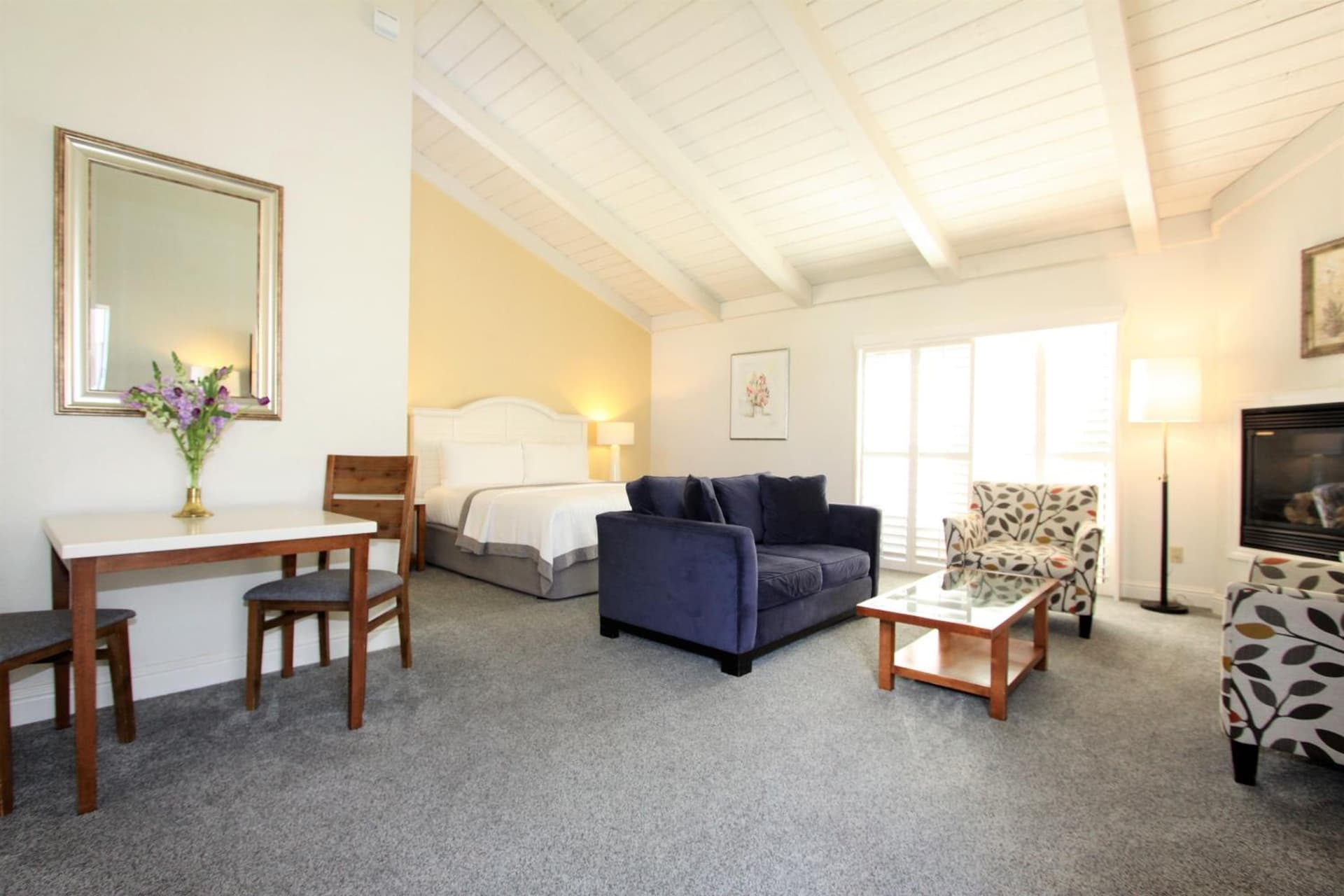 Lobos Lodge gallery photo in Carmel — image 26