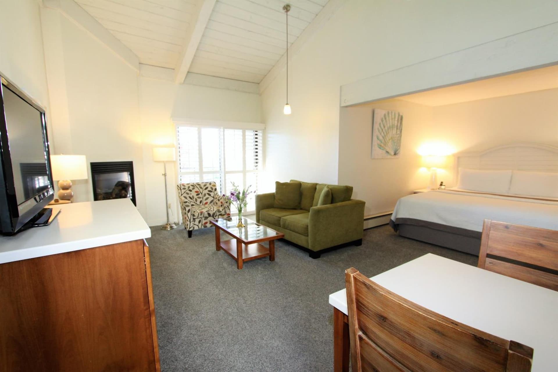 Lobos Lodge gallery photo in Carmel — image 45