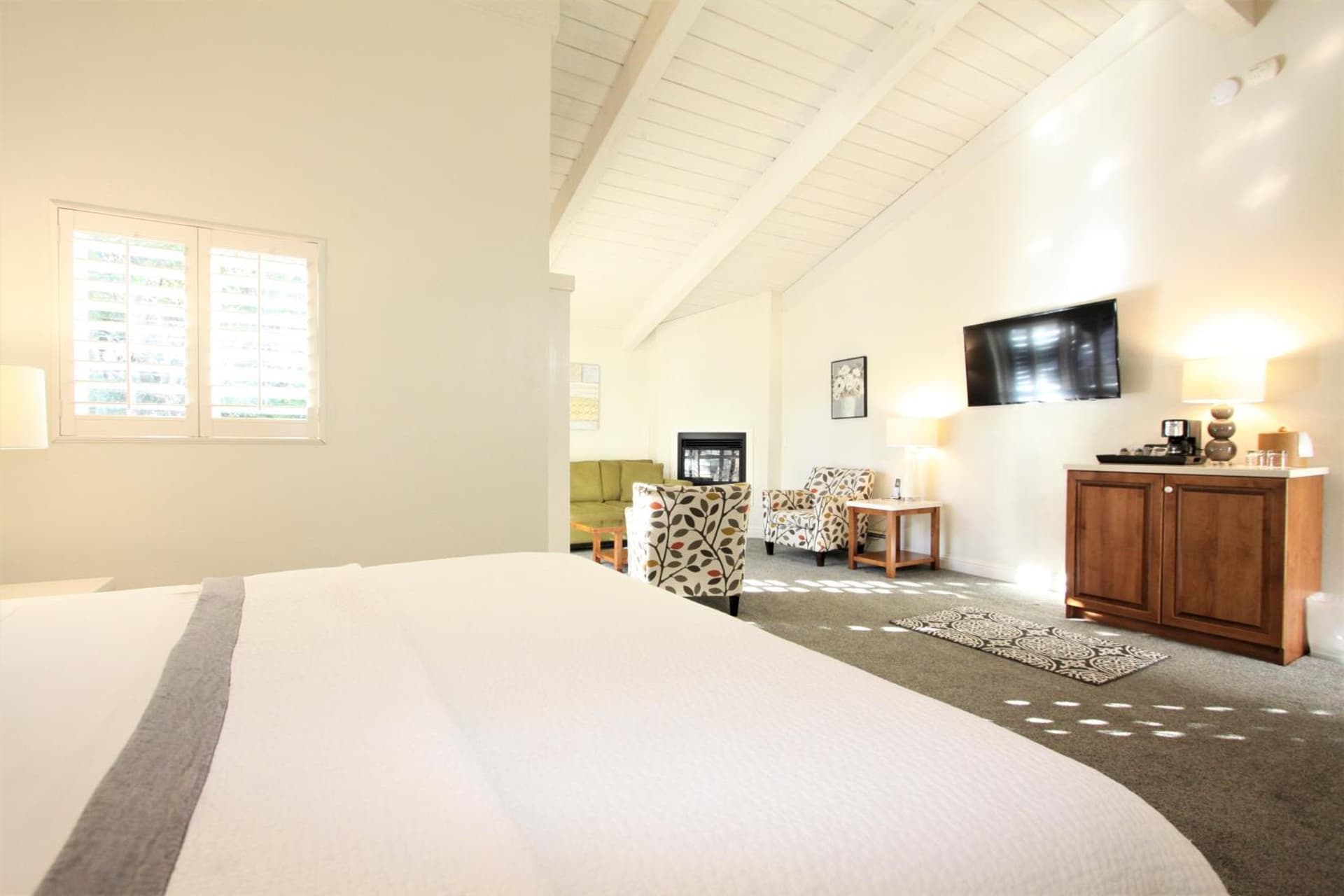 Lobos Lodge gallery photo in Carmel — image 44