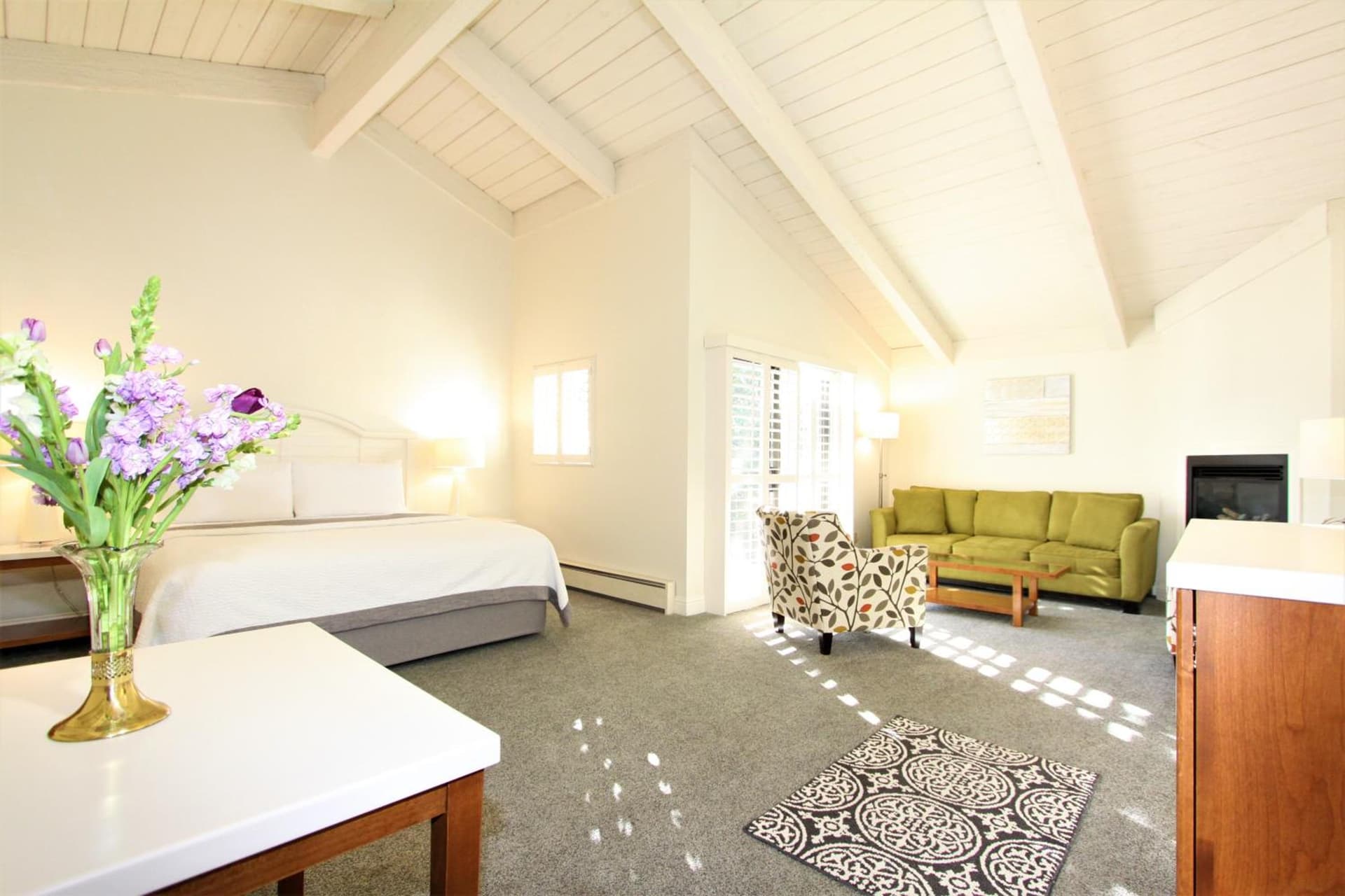Lobos Lodge gallery photo in Carmel — image 57
