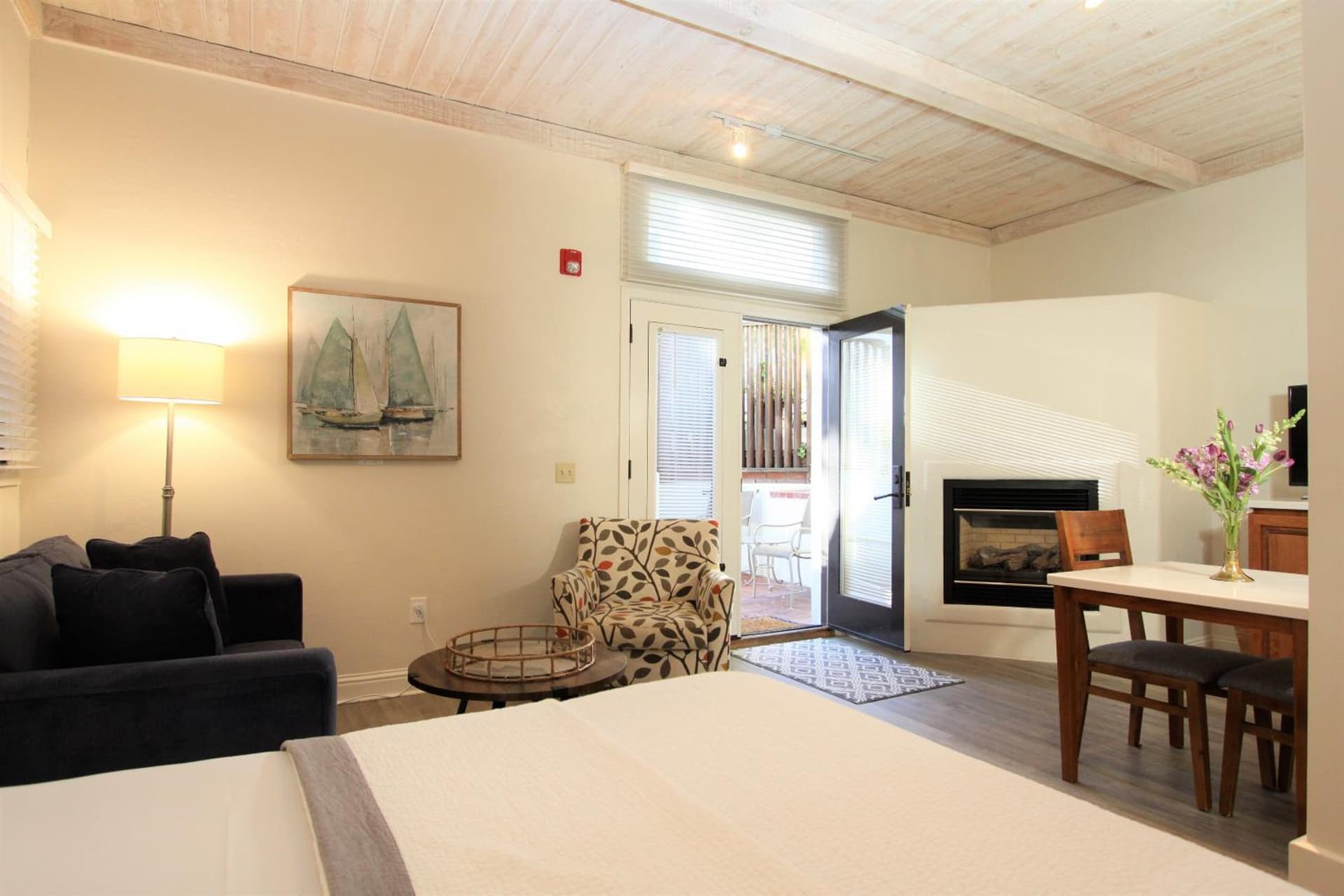 Lobos Lodge gallery photo in Carmel — image 33