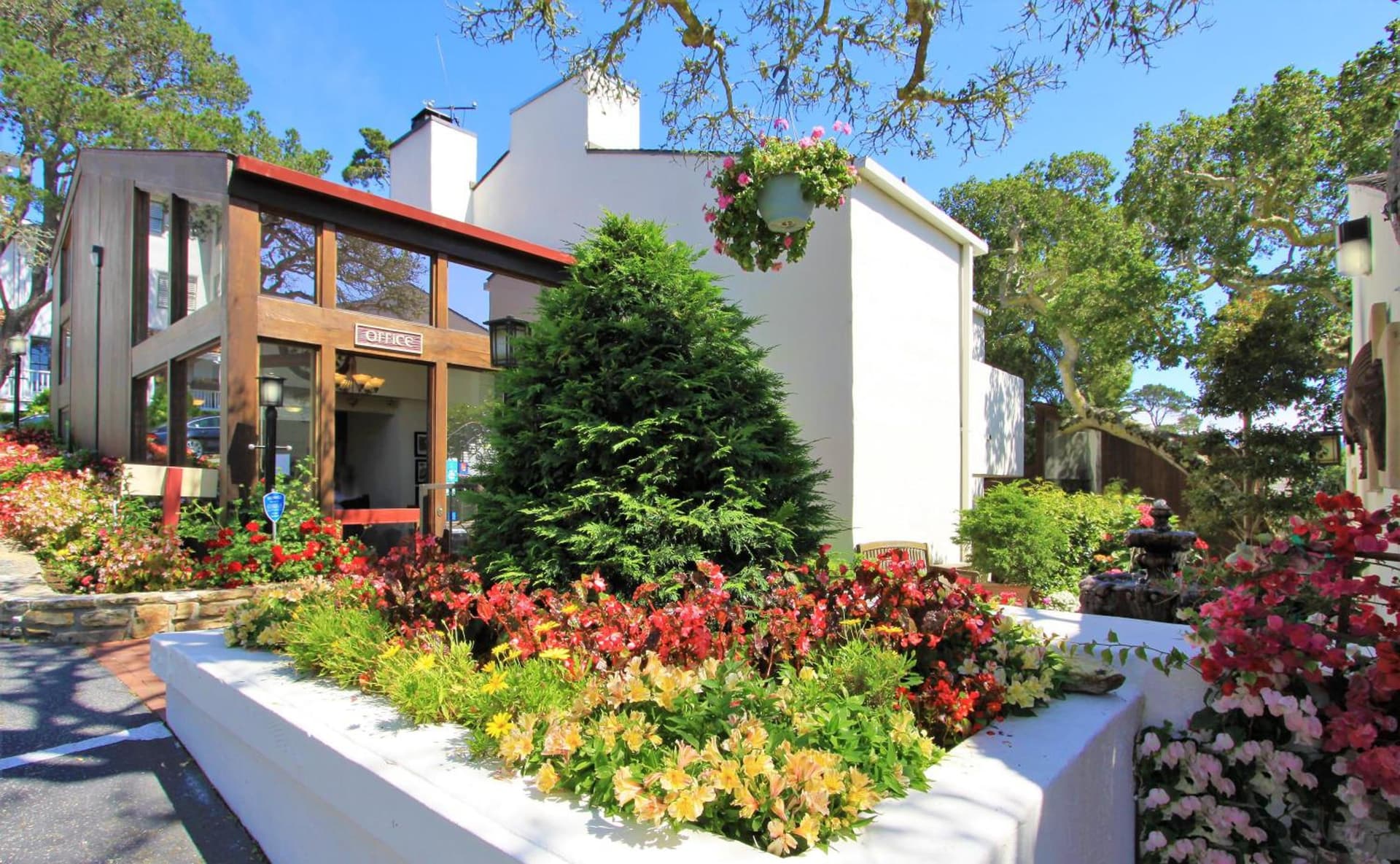 Lobos Lodge gallery photo in Carmel — image 17