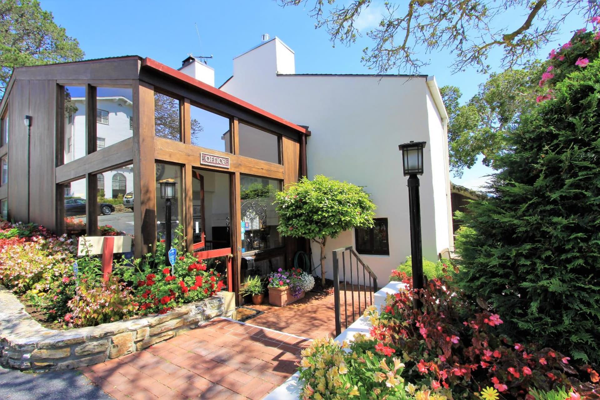 Lobos Lodge — hotel in Carmel, Indiana