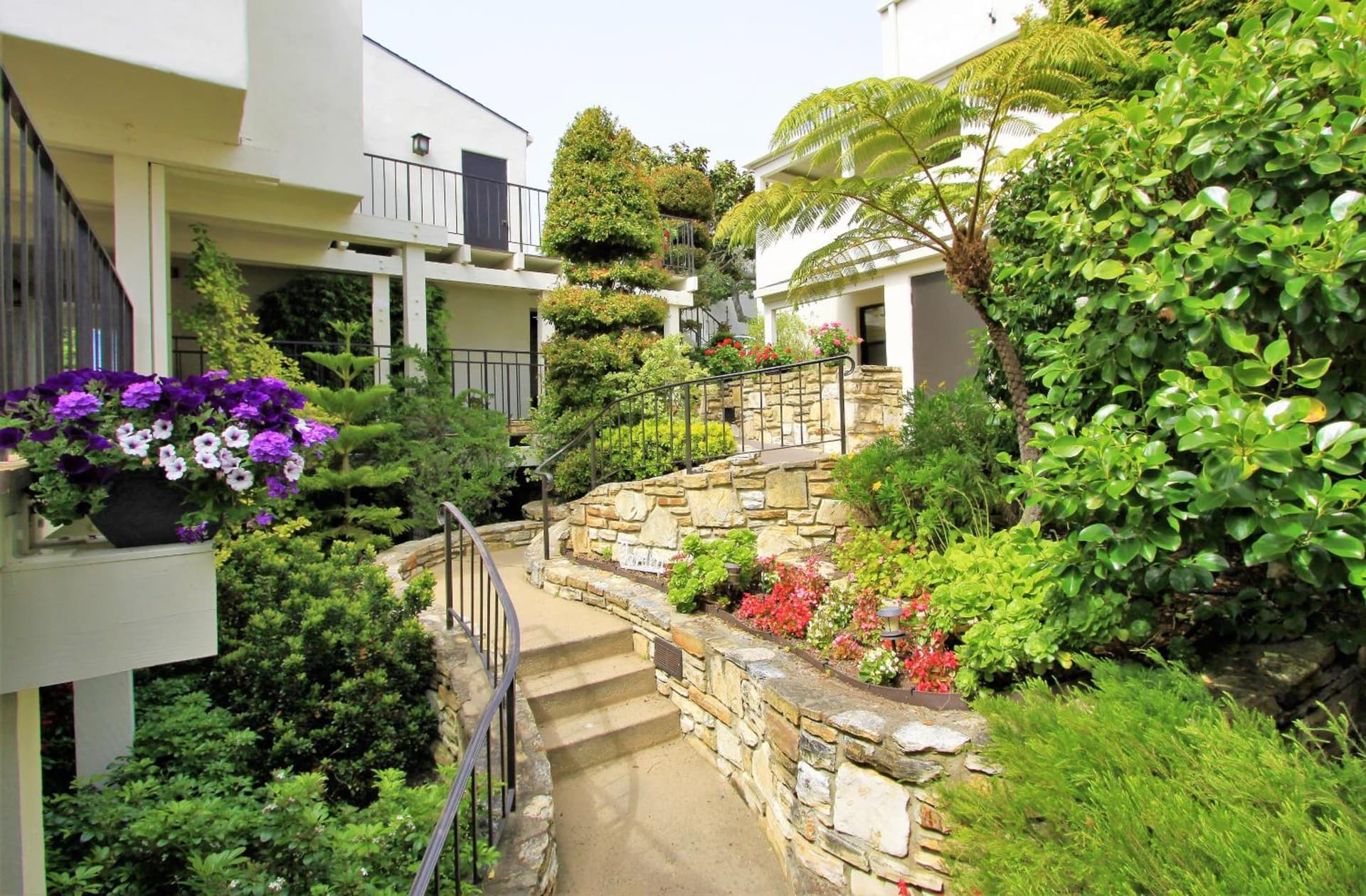 Lobos Lodge gallery photo in Carmel — image 34