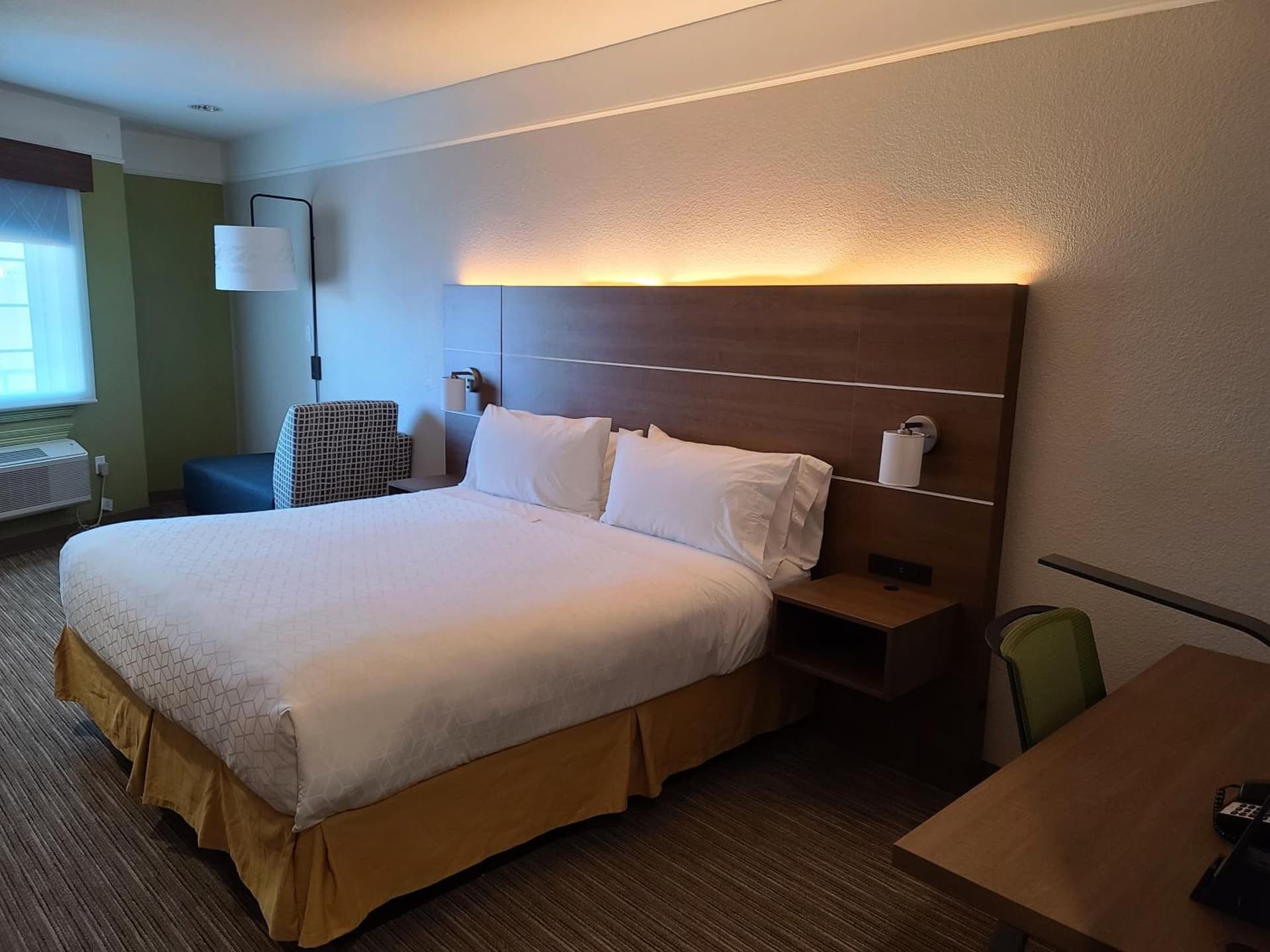 Holiday Inn Express & Suites Galveston West-Seawall gallery photo in Galveston, TX — image 8