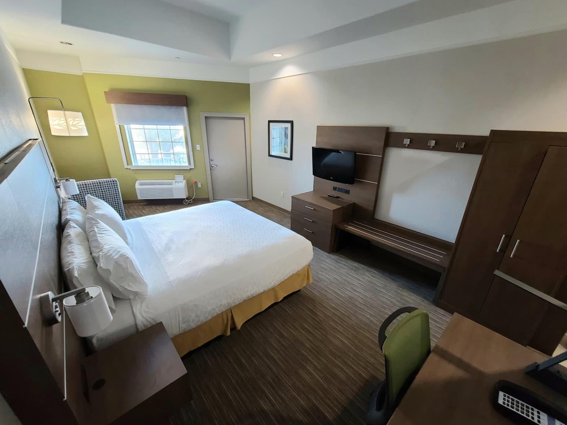 Holiday Inn Express & Suites Galveston West-Seawall gallery photo in Galveston, TX — image 14