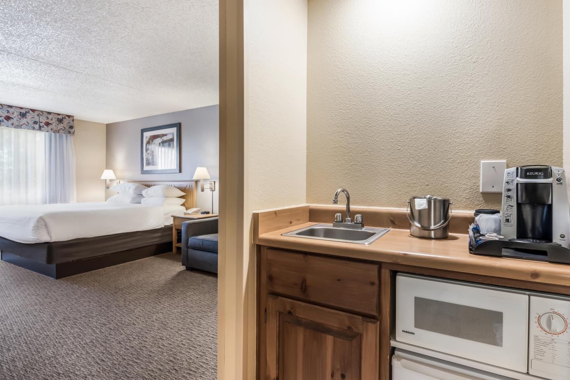 Red Lion Inn & Suites Goodyear Newly Renovated gallery photo in Goodyear, AZ — image 28