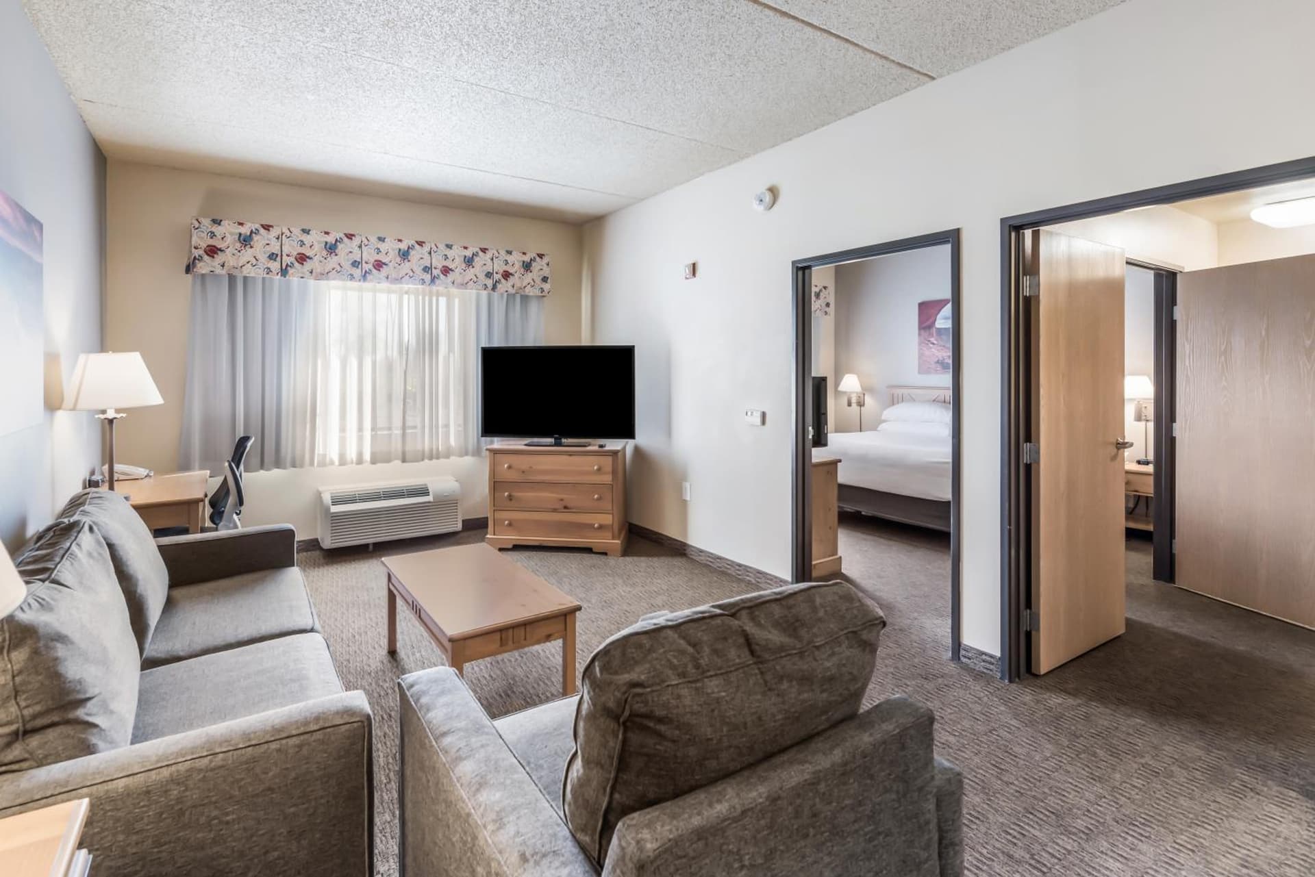 Red Lion Inn & Suites Goodyear Newly Renovated gallery photo in Goodyear, AZ — image 17