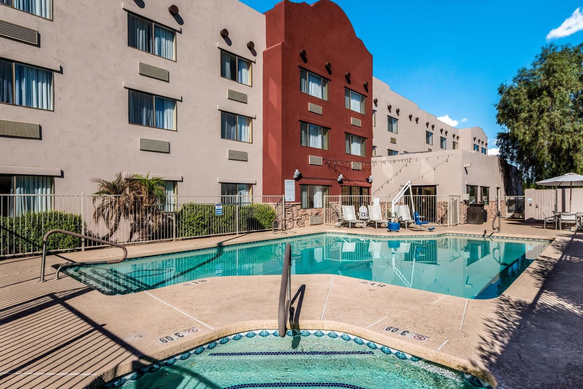 Red Lion Inn & Suites Goodyear Newly Renovated gallery photo in Goodyear, AZ — image 13