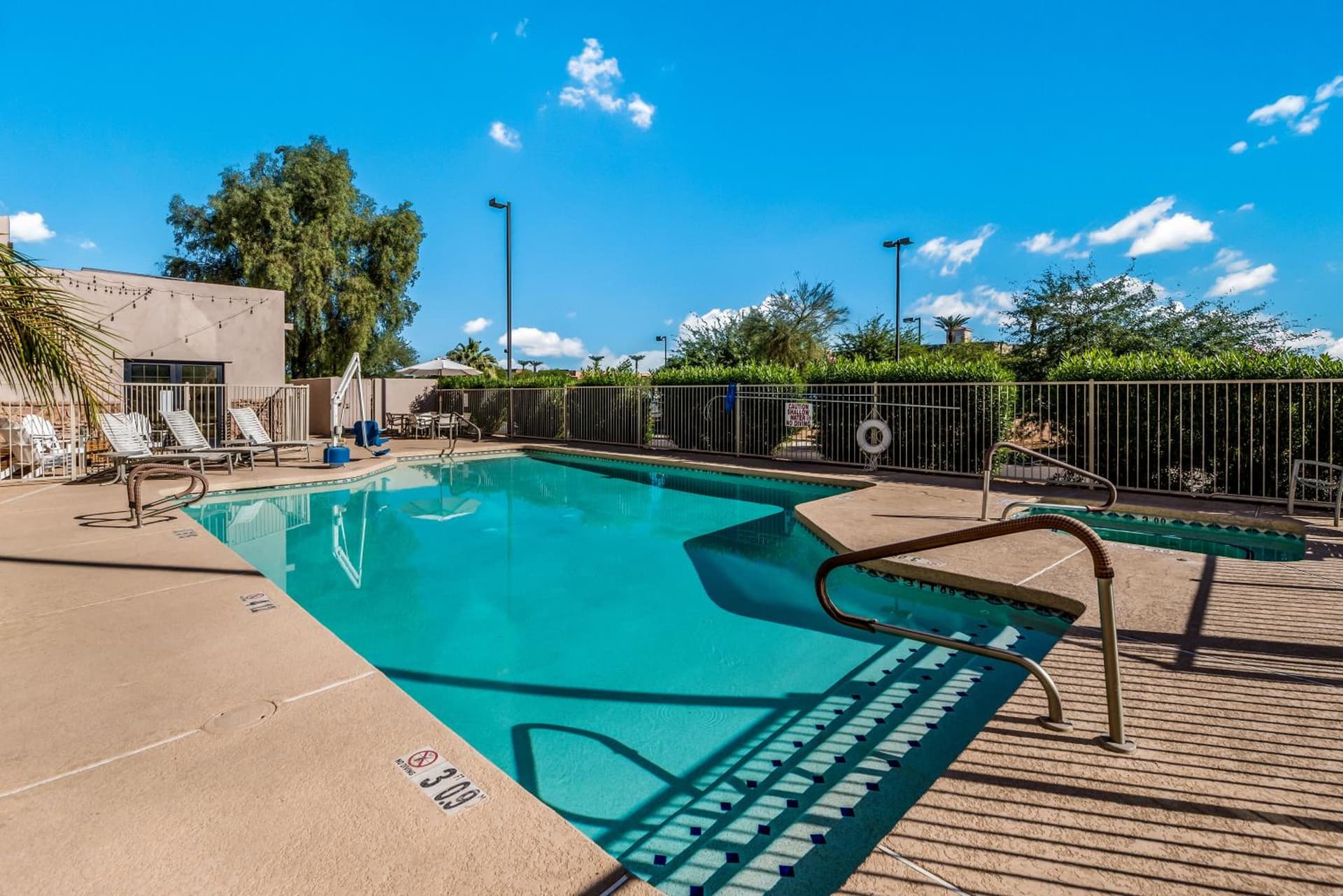 Red Lion Inn & Suites Goodyear Newly Renovated gallery photo in Goodyear, AZ — image 20
