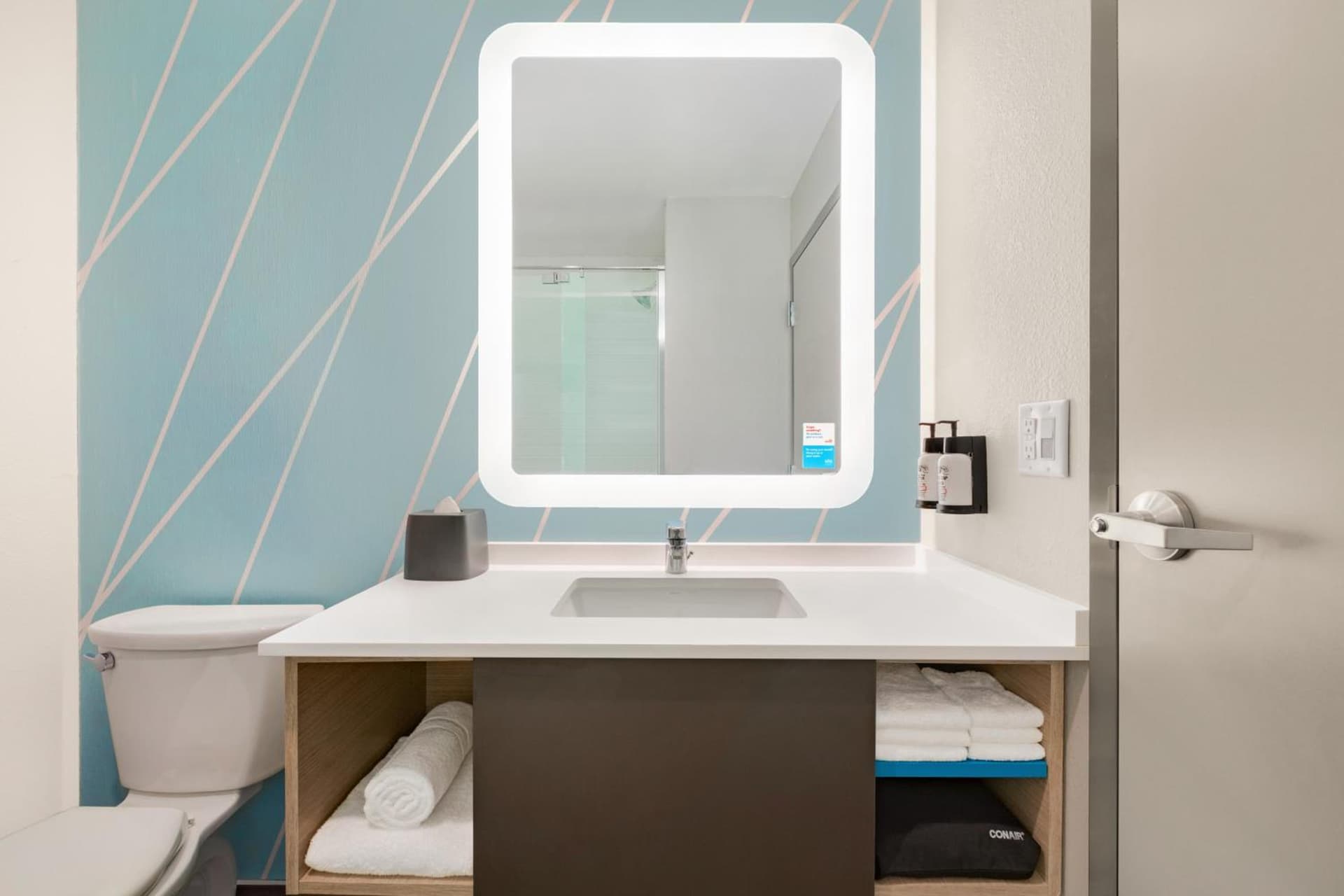 avid Hotel Sioux City - Downtown by IHG gallery photo in Sioux City, IA — image 11