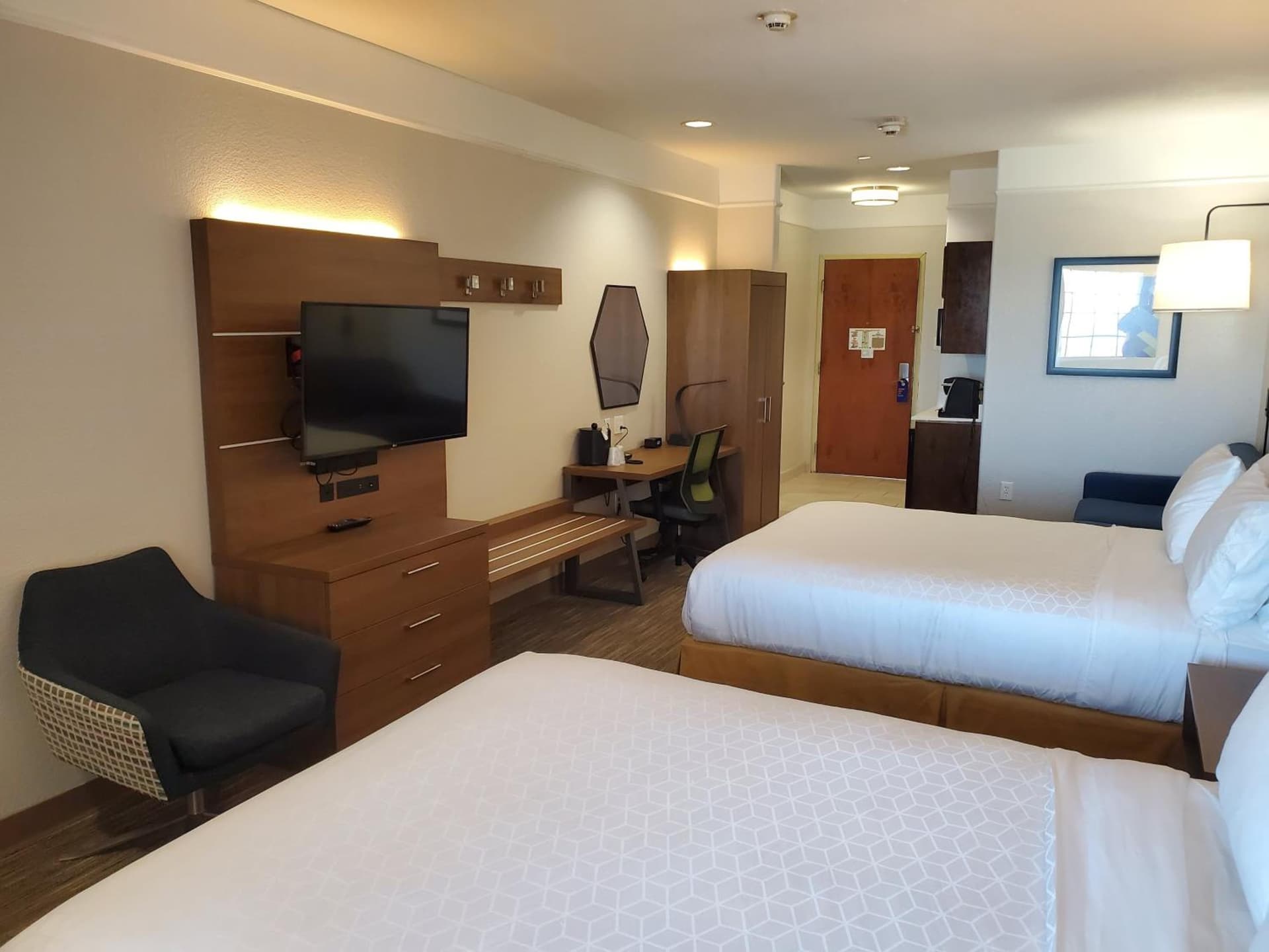 Holiday Inn Express & Suites Galveston West-Seawall gallery photo in Galveston, TX — image 42