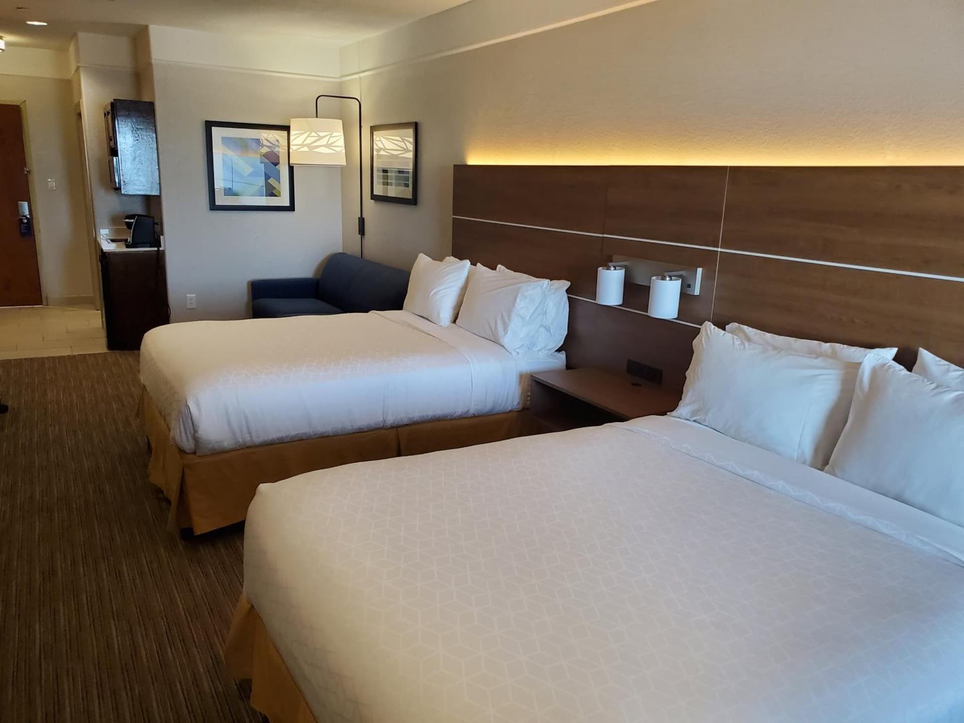 Holiday Inn Express & Suites Galveston West-Seawall gallery photo in Galveston, TX — image 9