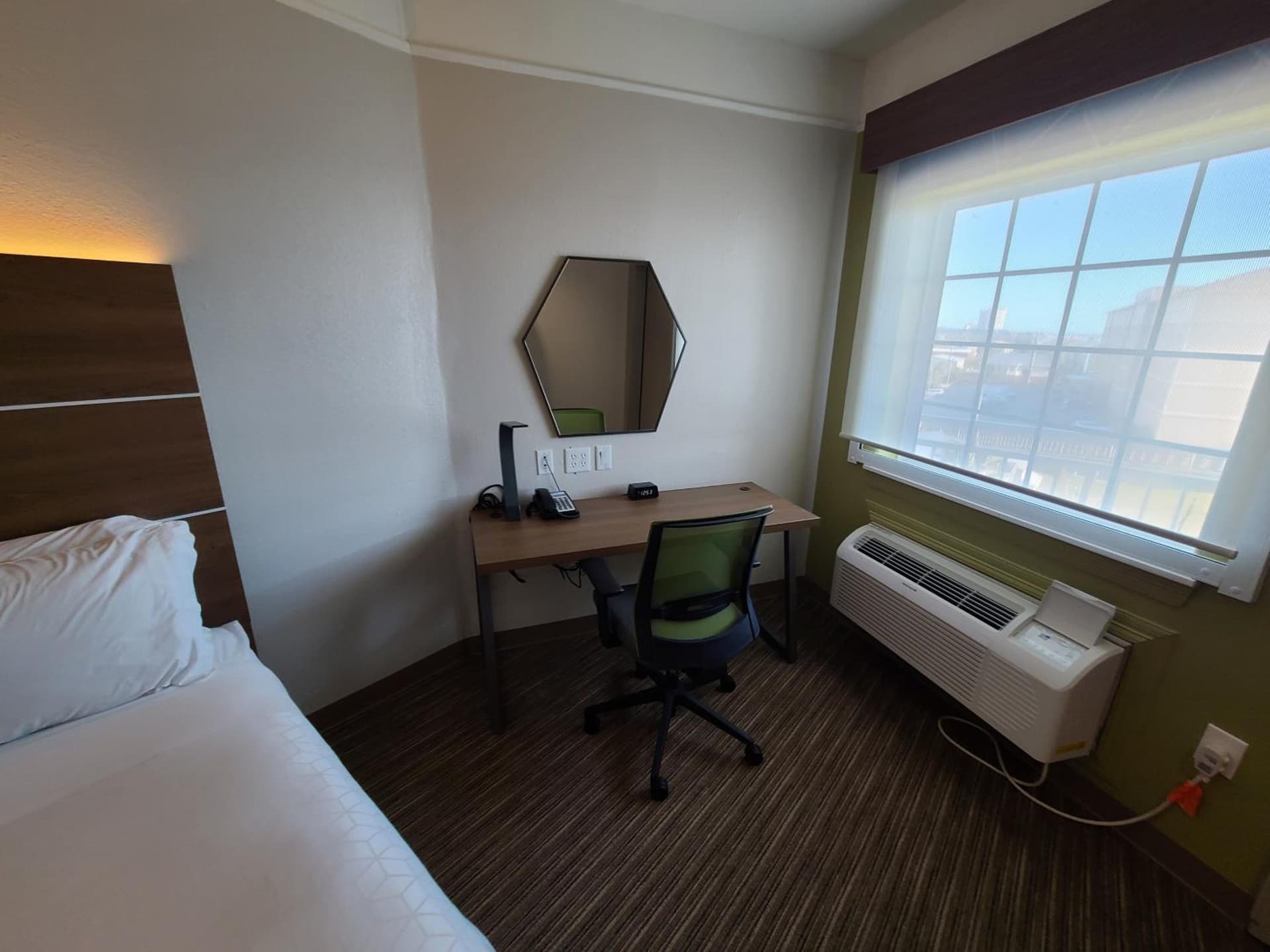 Holiday Inn Express & Suites Galveston West-Seawall gallery photo in Galveston, TX — image 19