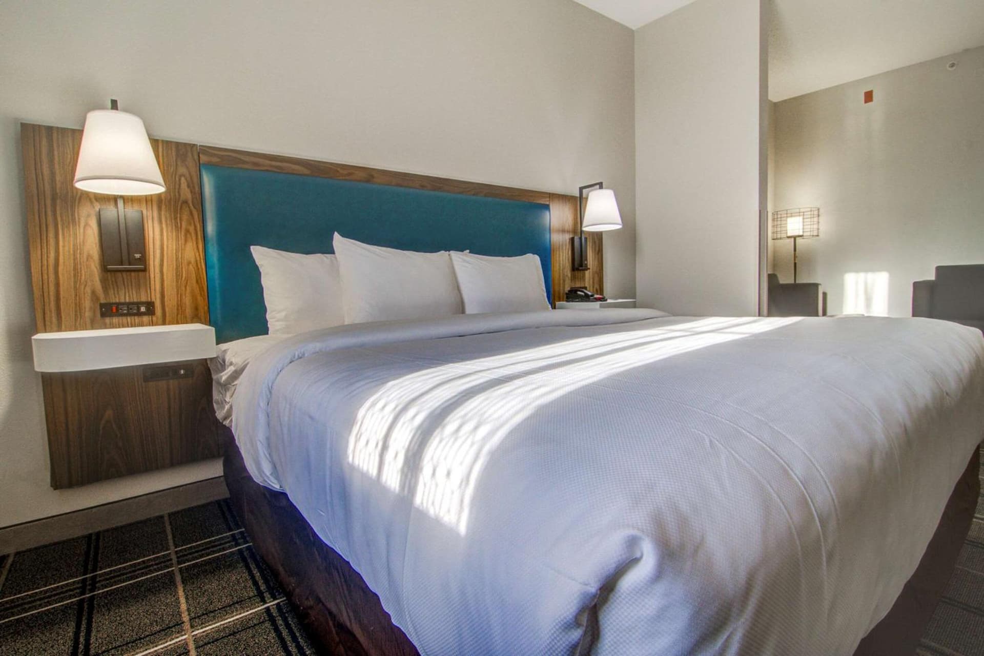 Comfort Suites Newport News Airport gallery photo in Newport News, VA — image 18