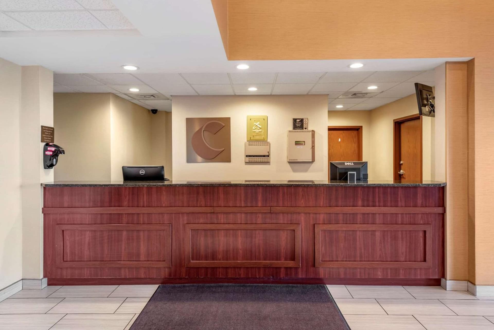 Holiday Inn Express & Suites Morehead by IHG interior in Morehead, KY — gallery photo 2
