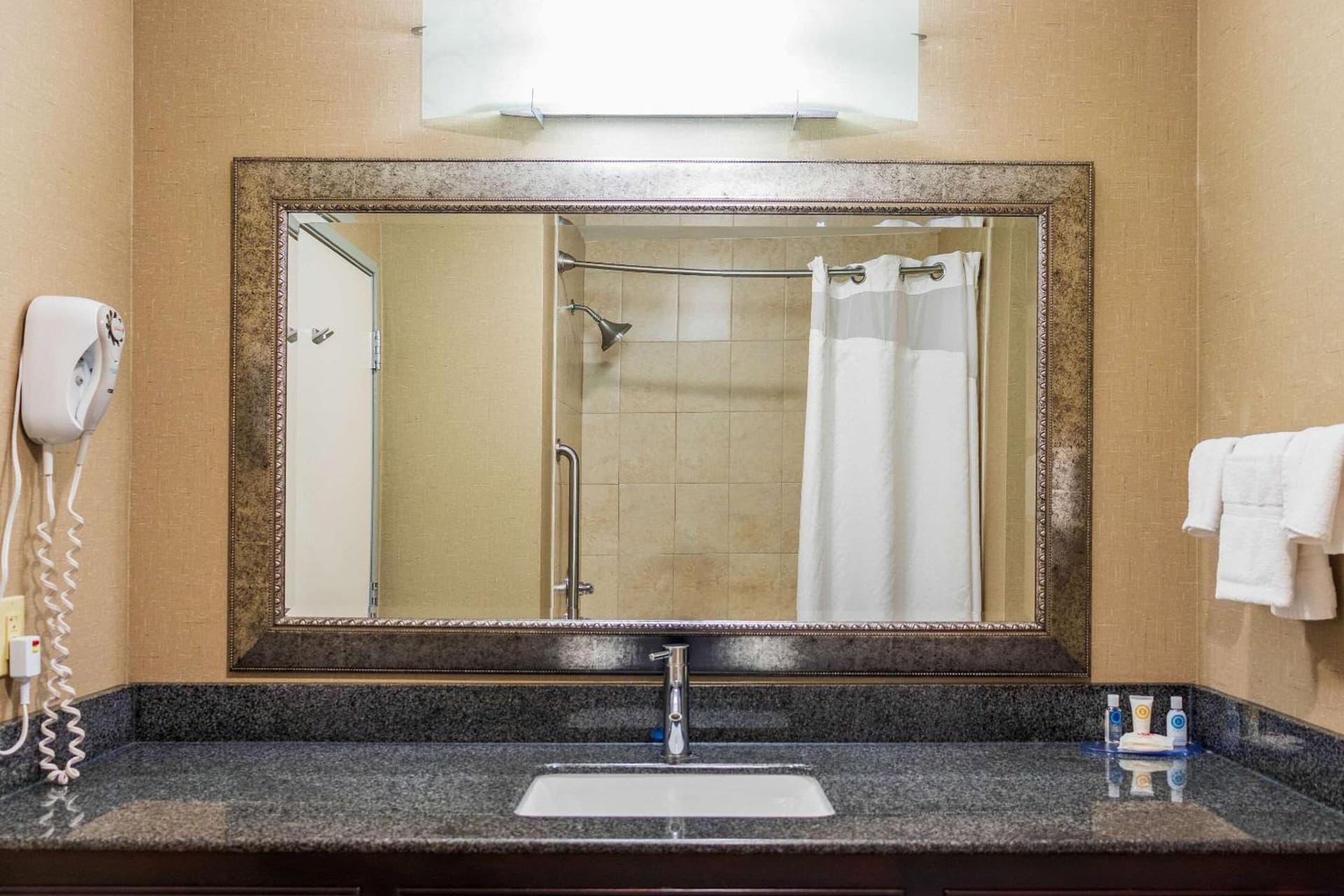 Comfort Inn & Suites Plainville-Foxboro property views in Plainville — gallery photo 3