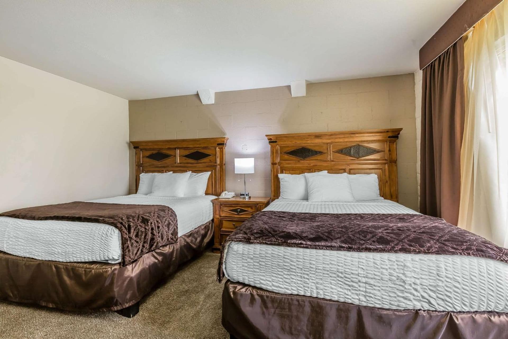 Econo Lodge Lake Elsinore Casino gallery photo in Lake Elsinore, CA — image 10