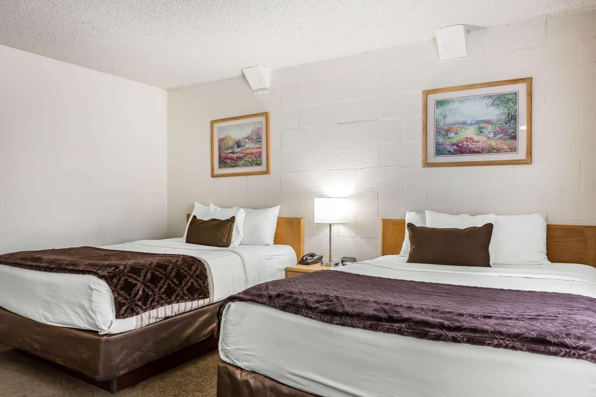 Econo Lodge Lake Elsinore Casino gallery photo in Lake Elsinore, CA — image 14