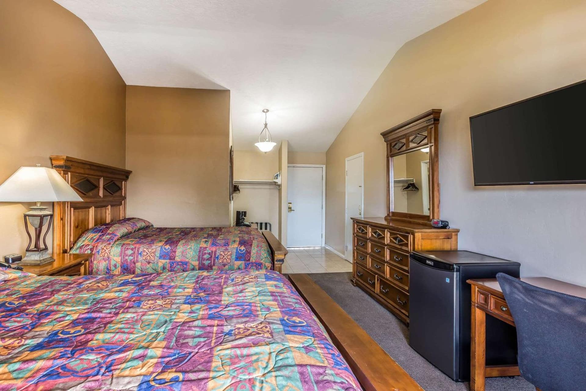 Econo Lodge Lake Elsinore Casino gallery photo in Lake Elsinore, CA — image 25